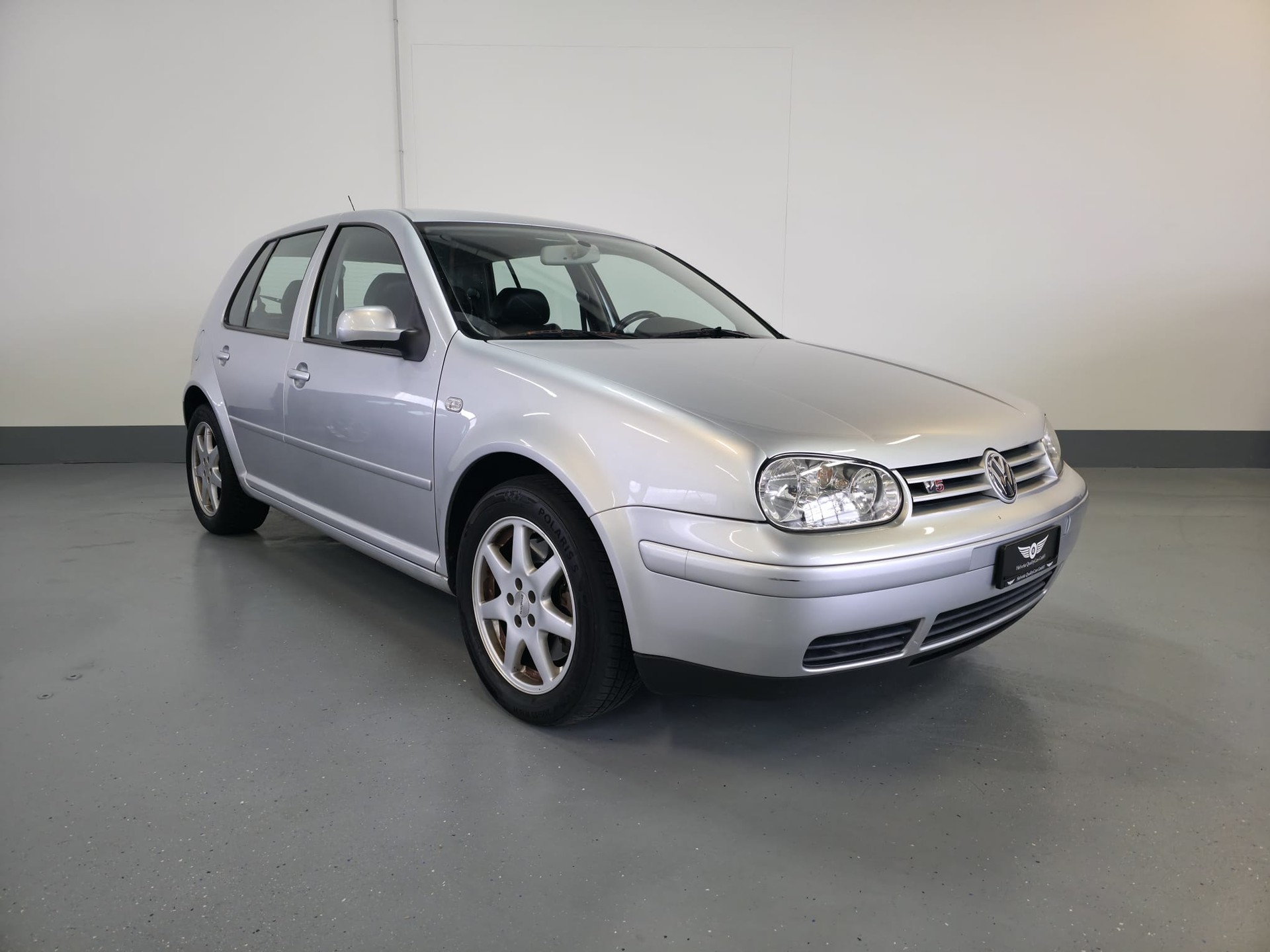 VW Golf 2.3 Highline-showroom-element-2