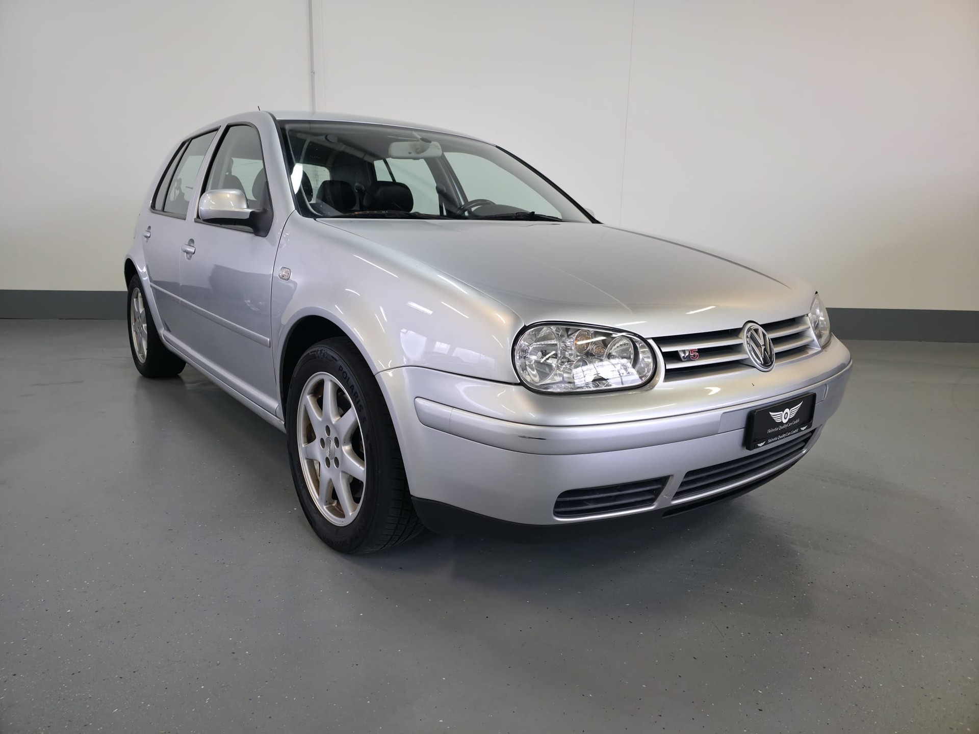 VW Golf 2.3 Highline-showroom-element-3