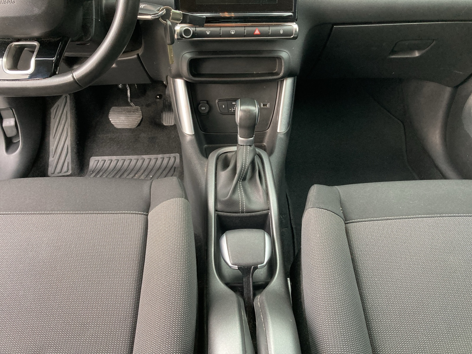 CITROEN C3 Aircross 1.2i PureTech Shine EAT-image-7