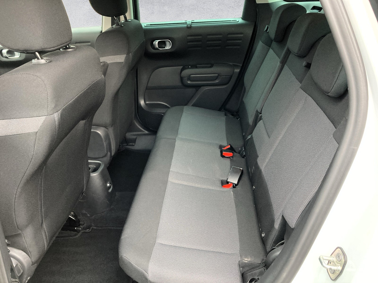 CITROEN C3 Aircross 1.2i PureTech Shine EAT-image-11