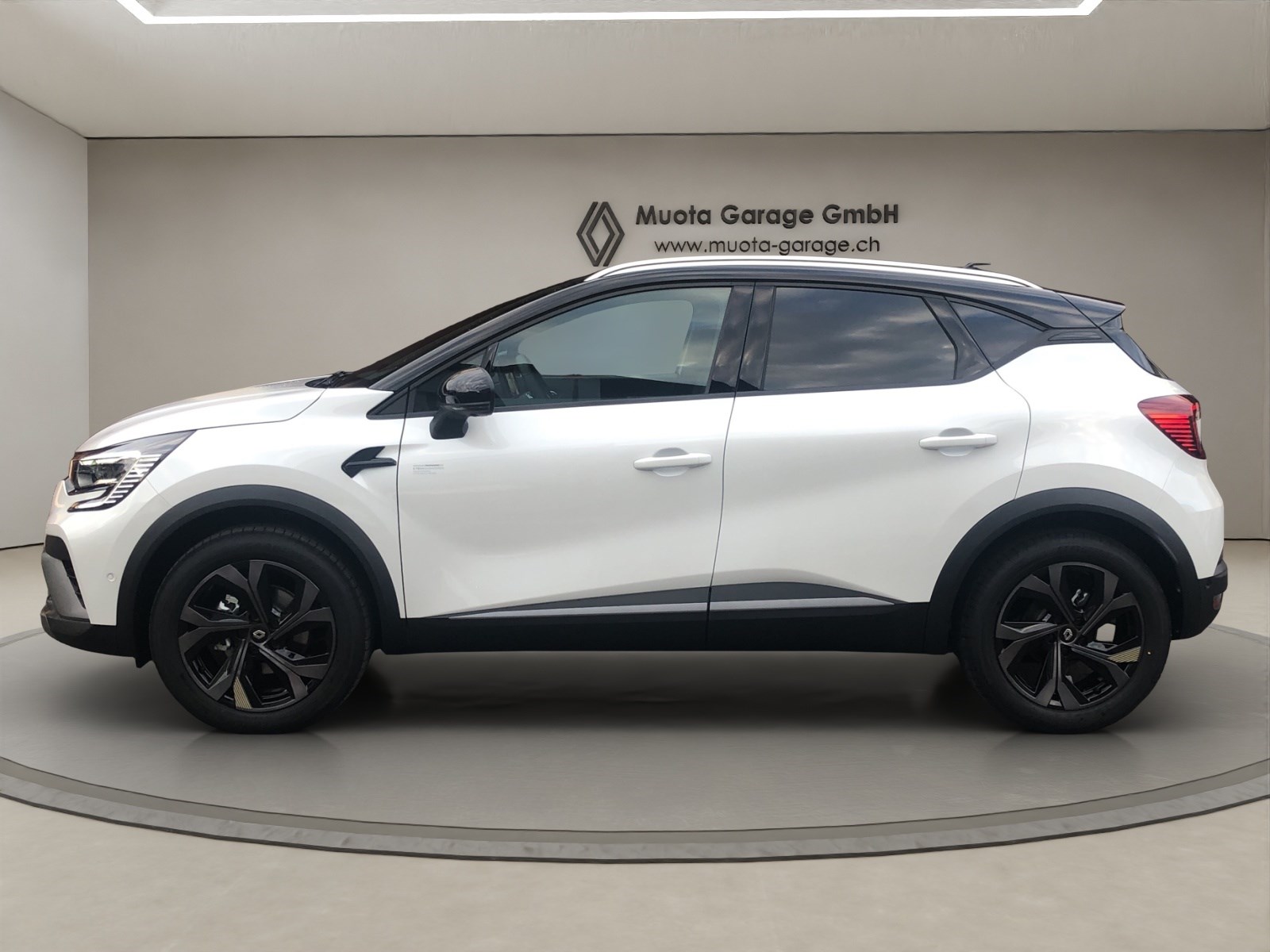 RENAULT Captur 1.6 E-Tech Engineered-showroom-element-2