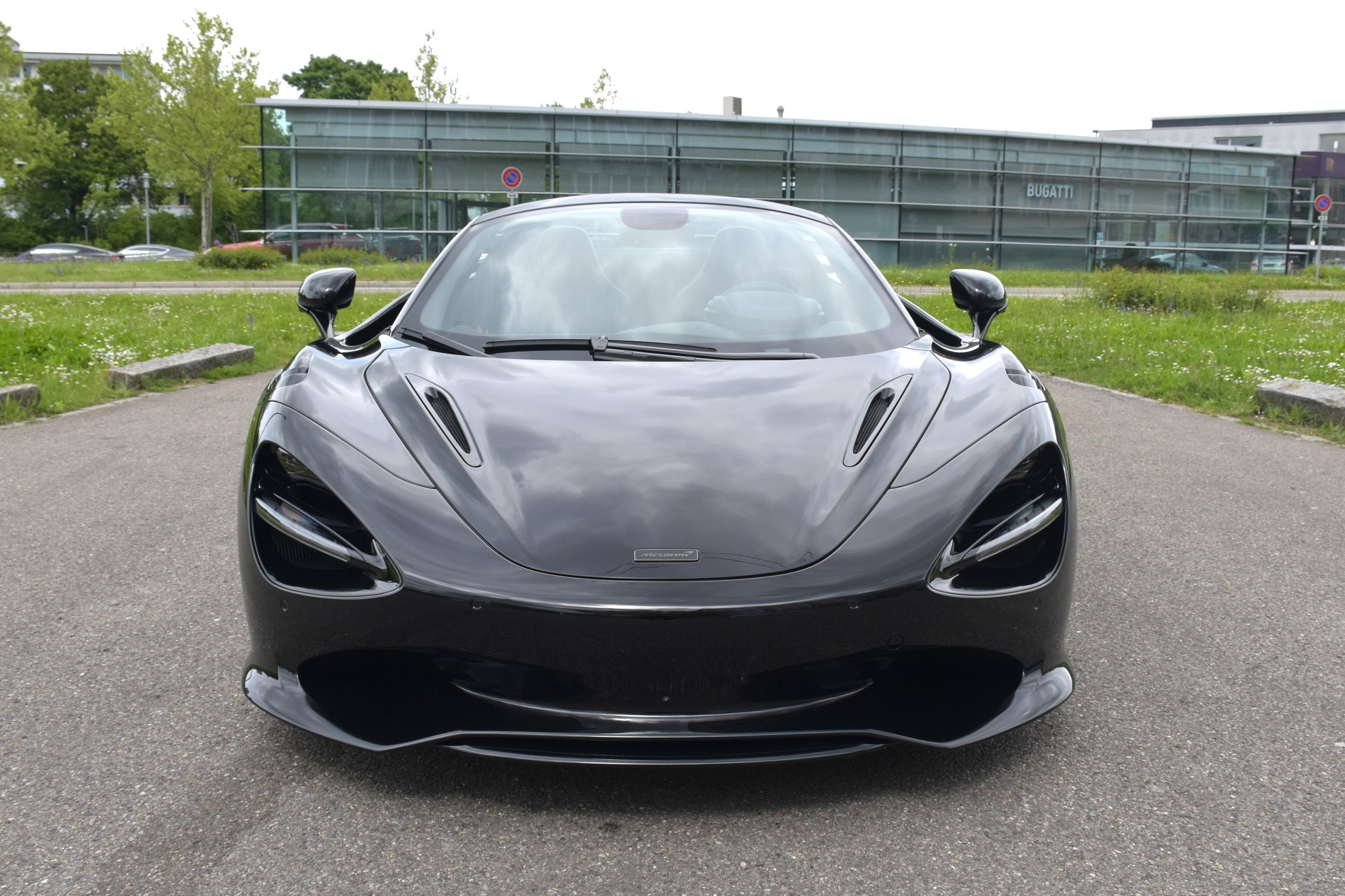 McLAREN 750S Spider Performance 4.0 V8 SSG-showroom-element-1