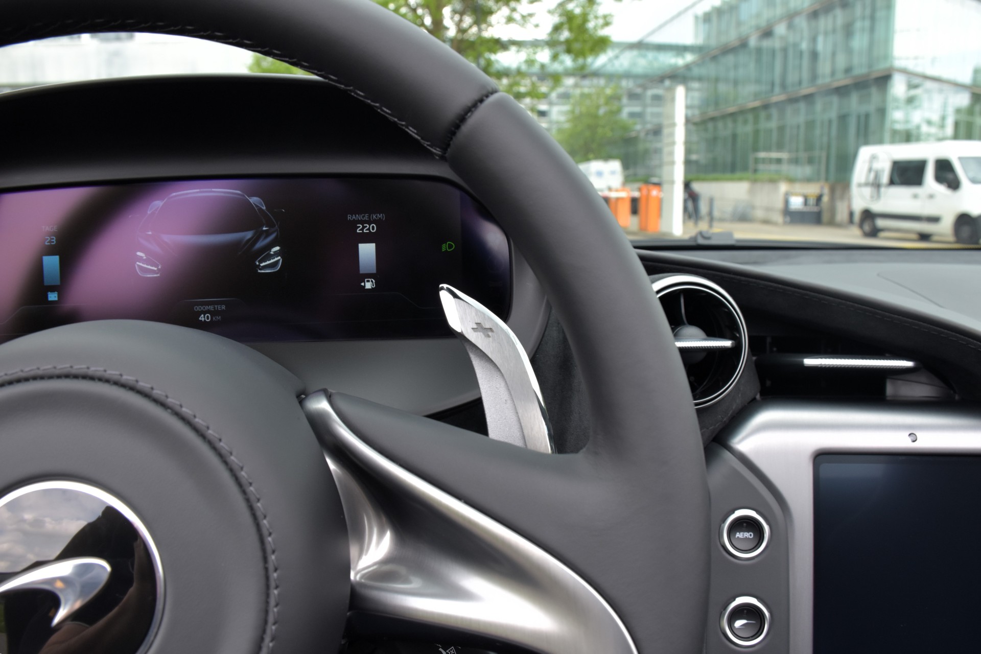 McLAREN 750S Spider Performance 4.0 V8 SSG-image-23