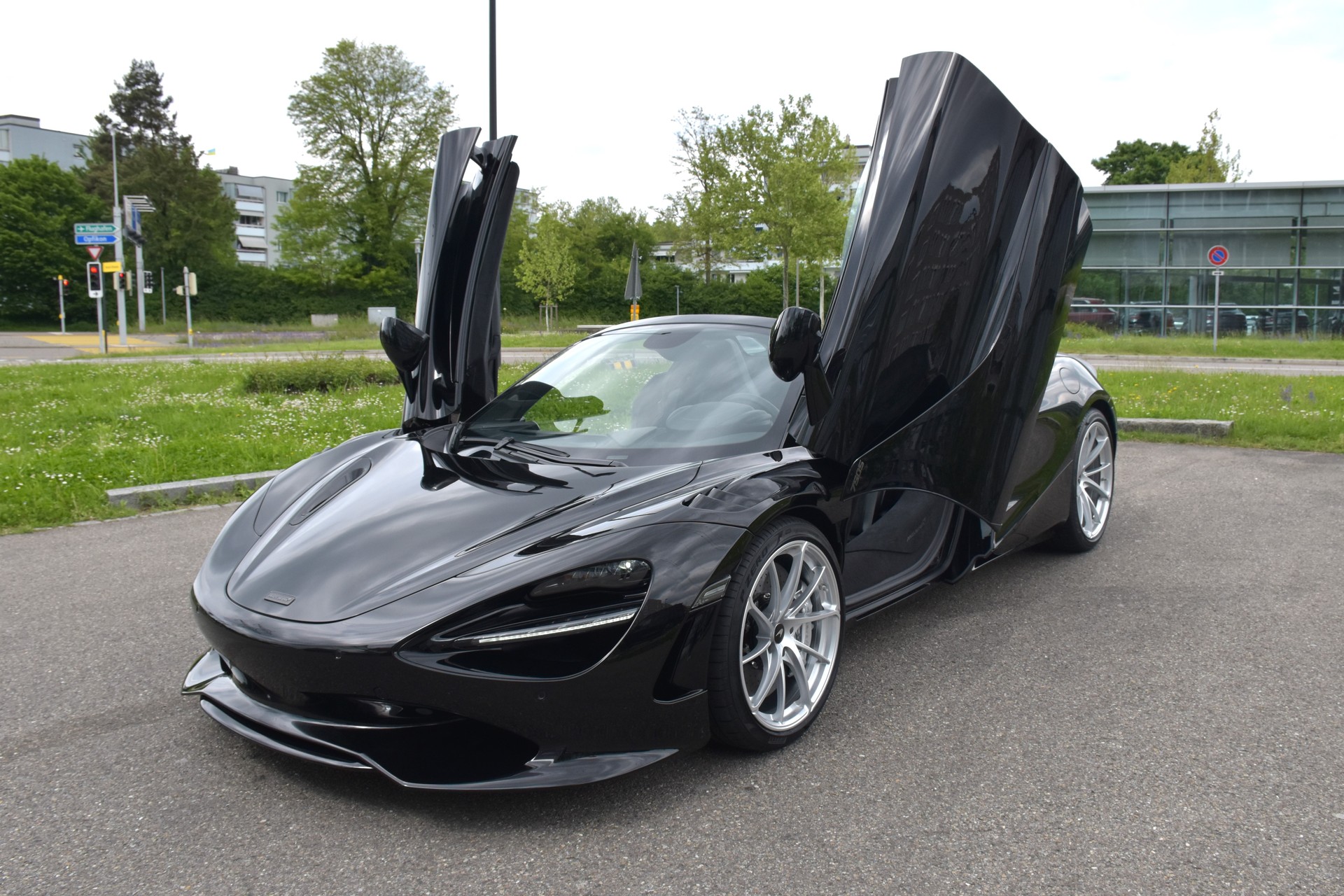 McLAREN 750S Spider Performance 4.0 V8 SSG-showroom-element-3
