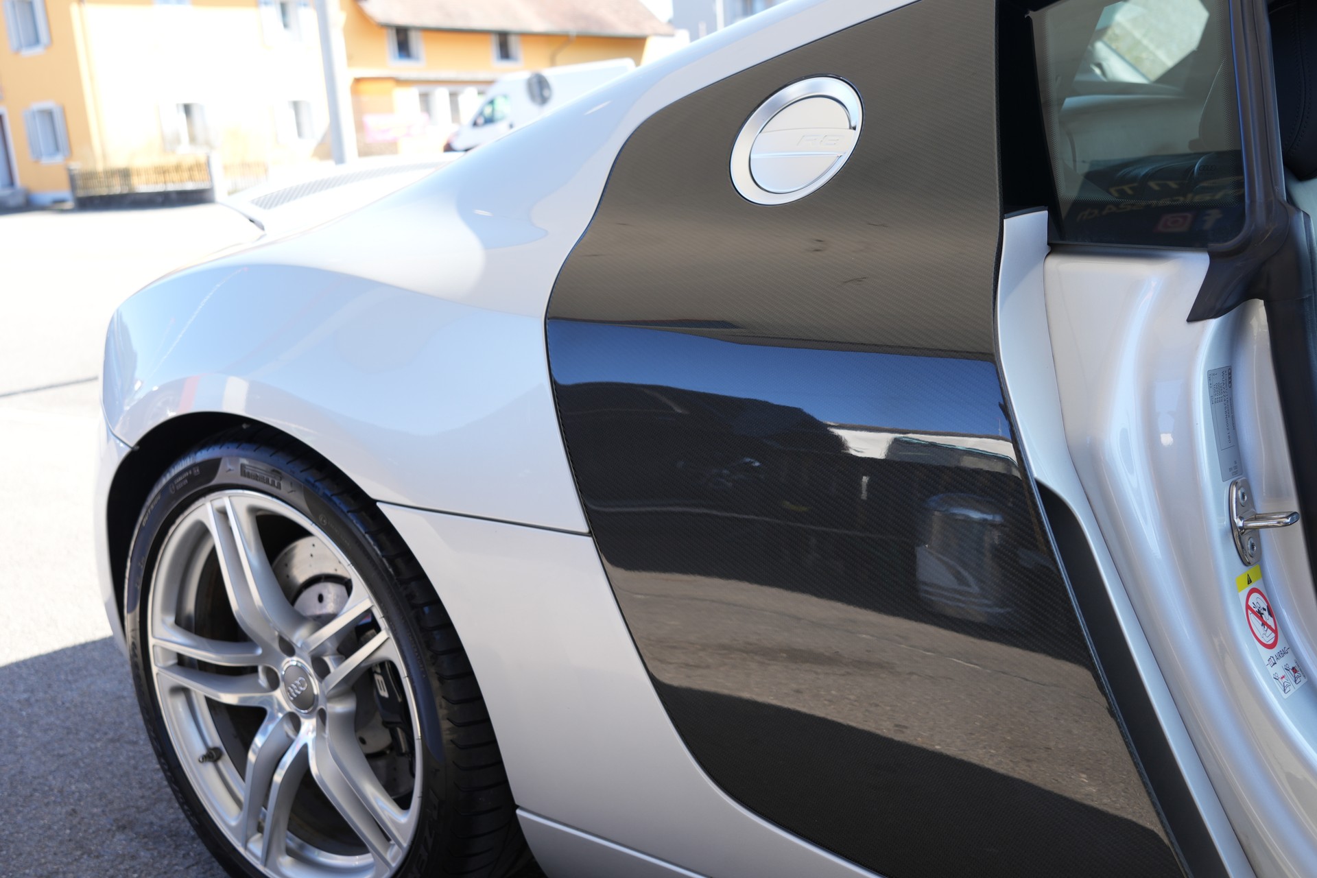 AUDI R8 Coupé 4.2-image-7