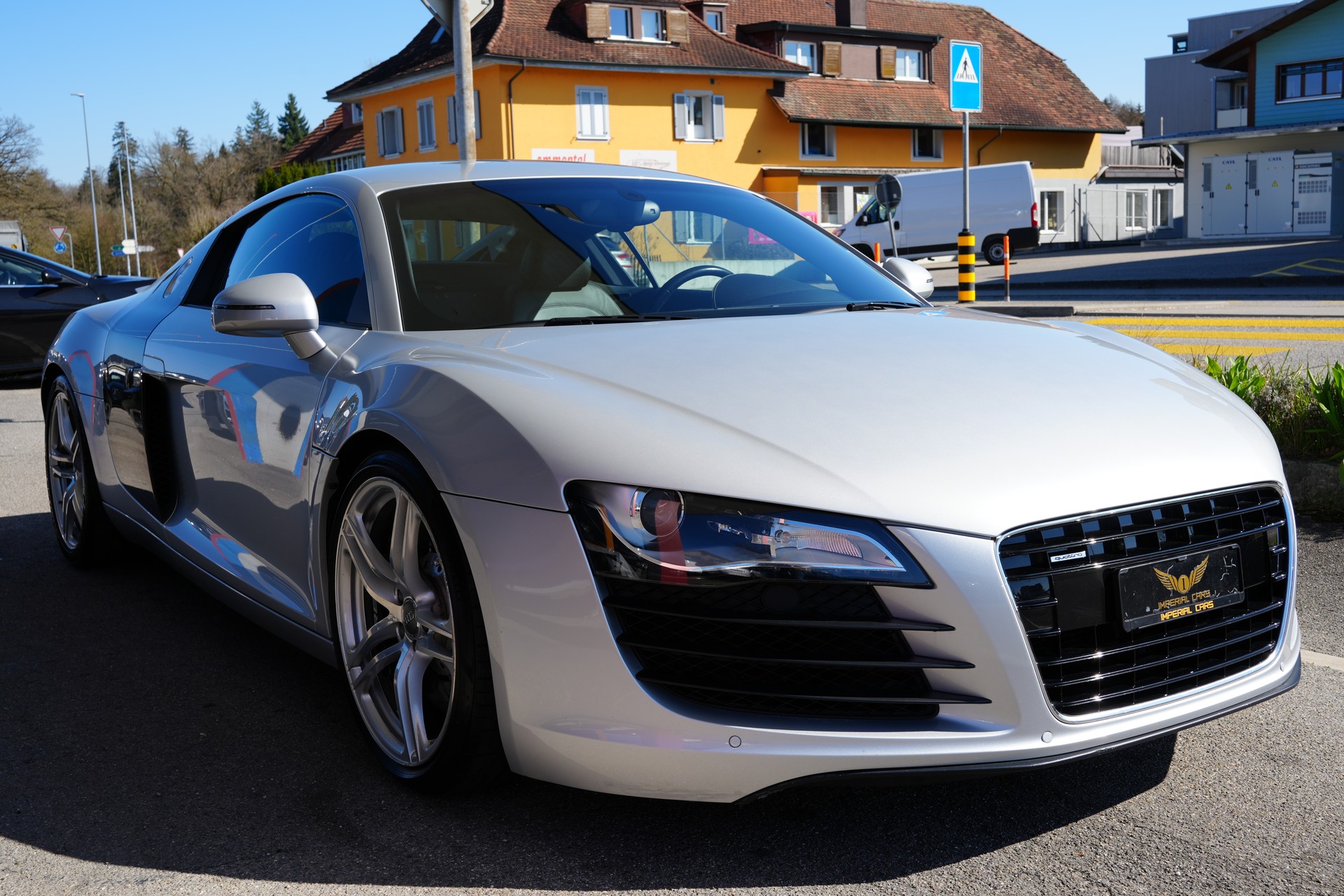 AUDI R8 Coupé 4.2-image-5