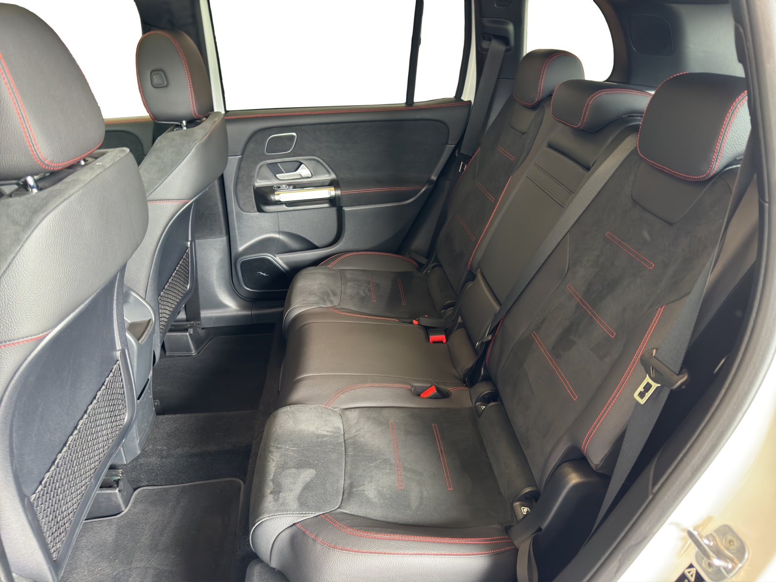 MERCEDES-BENZ GLB 200 d 4M 8G-Tronic-image-17