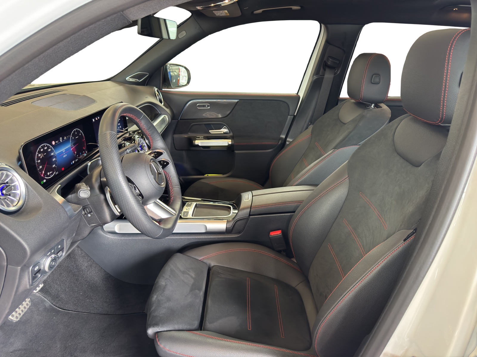 MERCEDES-BENZ GLB 200 d 4M 8G-Tronic-image-8