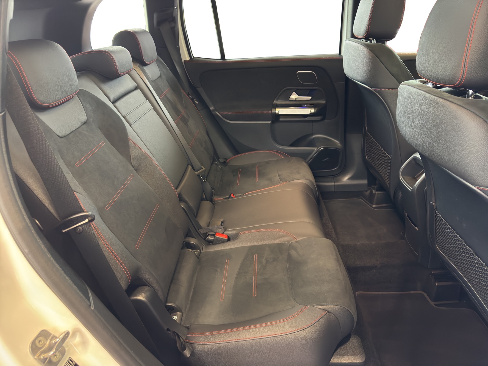 MERCEDES-BENZ GLB 200 d 4M 8G-Tronic-image-18