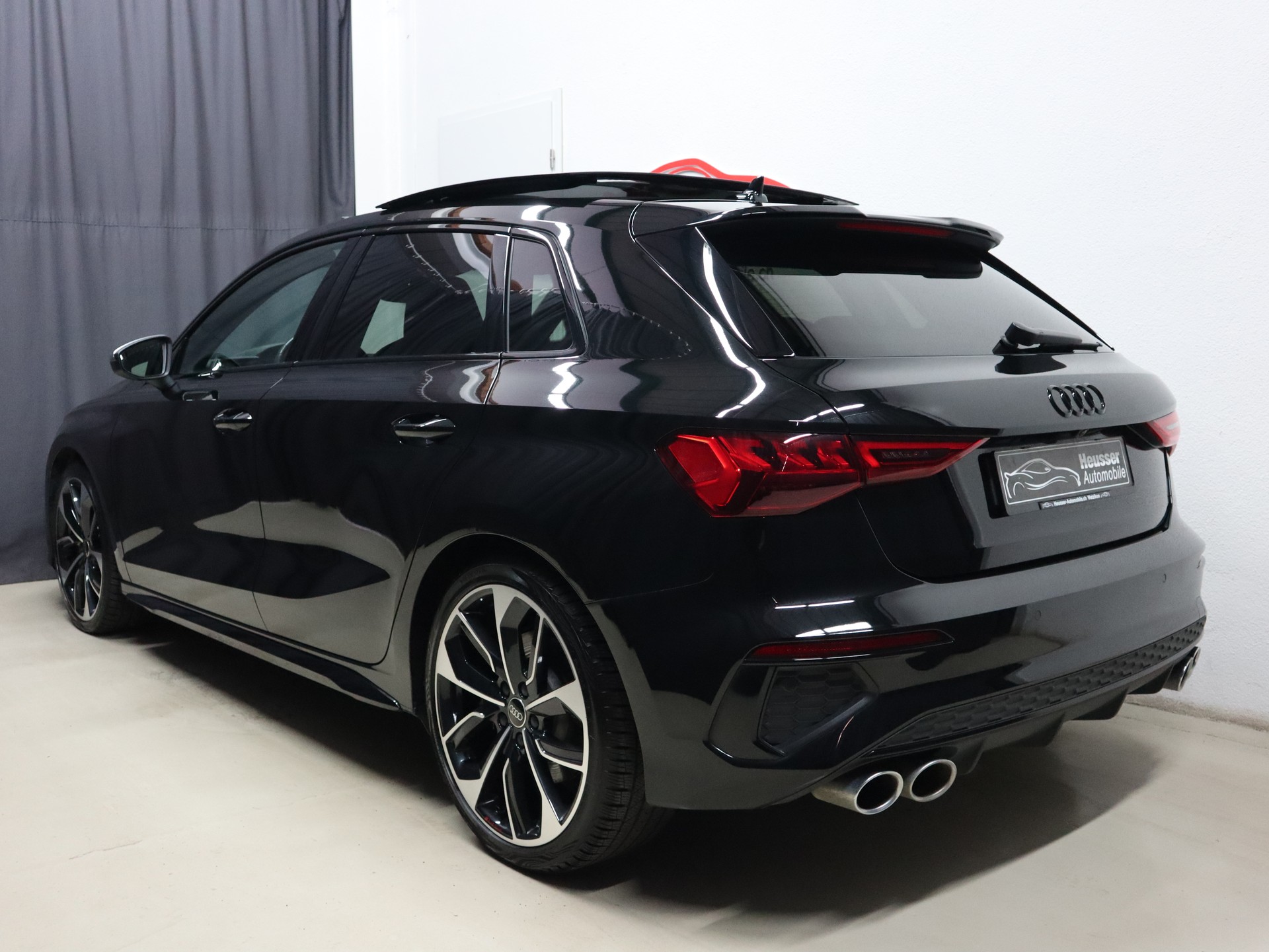 AUDI S3 Sportback 2.0 TFSI quattro S-tronic - Black Optik - Panorama - B&O - Virtual Cockpit - Kamera - 311 PS-showroom-element-3