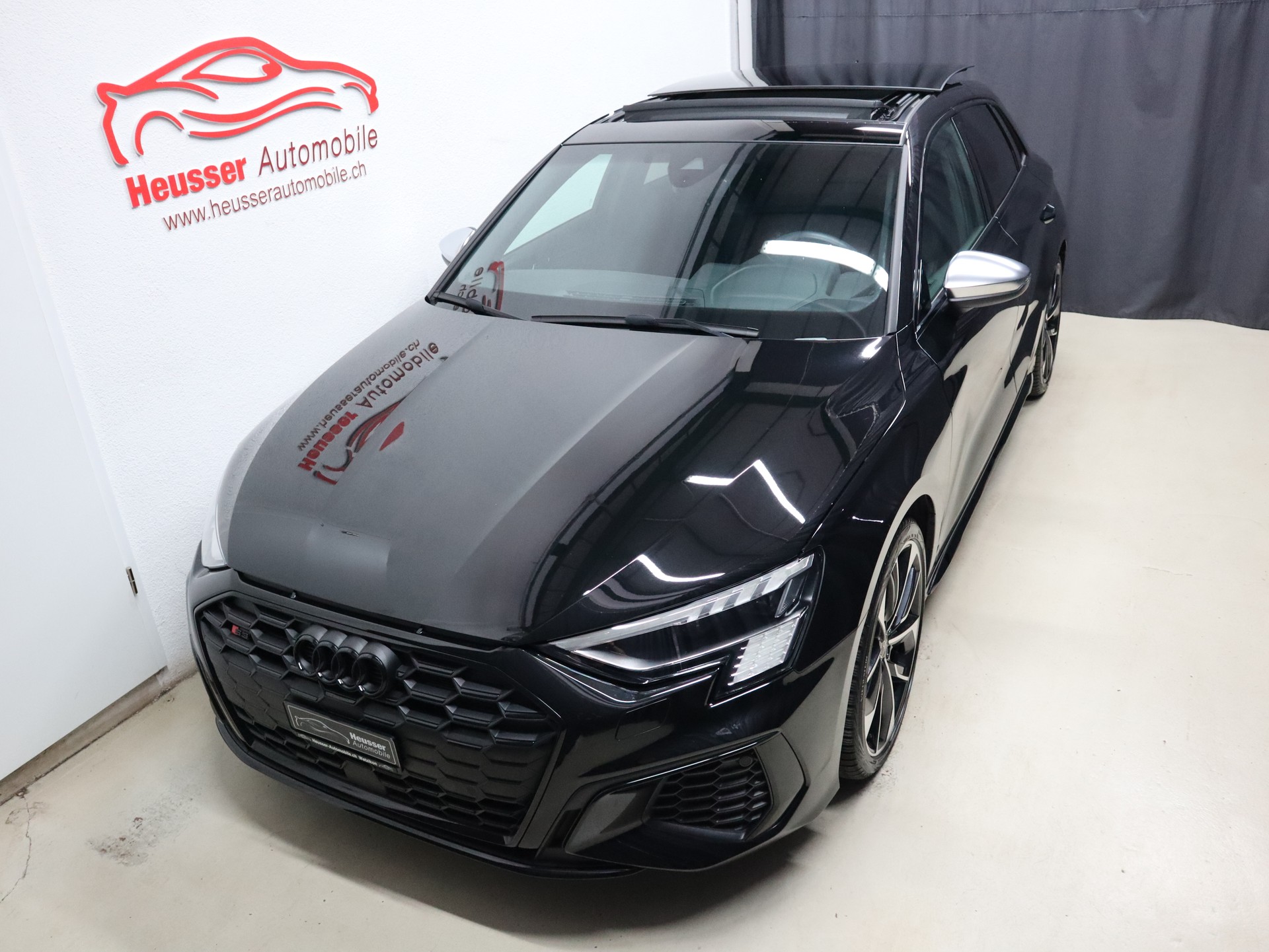 AUDI S3 Sportback 2.0 TFSI quattro S-tronic - Black Optik - Panorama - B&O - Virtual Cockpit - Kamera - 311 PS-showroom-element-2