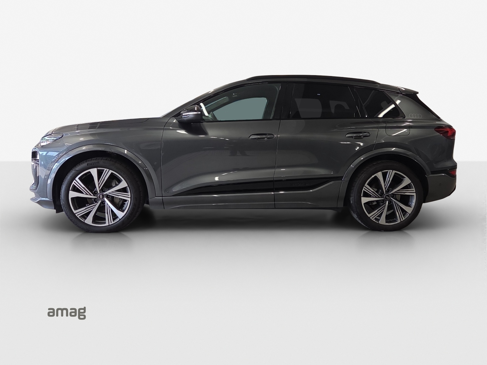 AUDI Q6 e-tron quattro-showroom-element-1