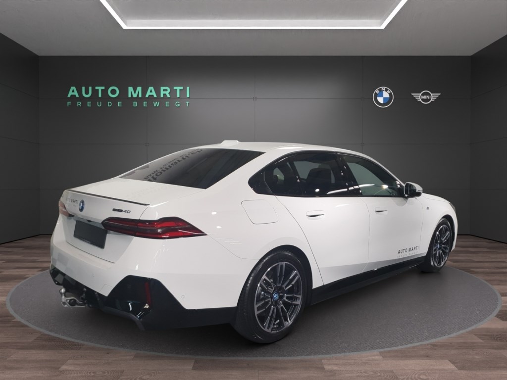 BMW i5 eDrive40 M Sport Pro-showroom-element-3