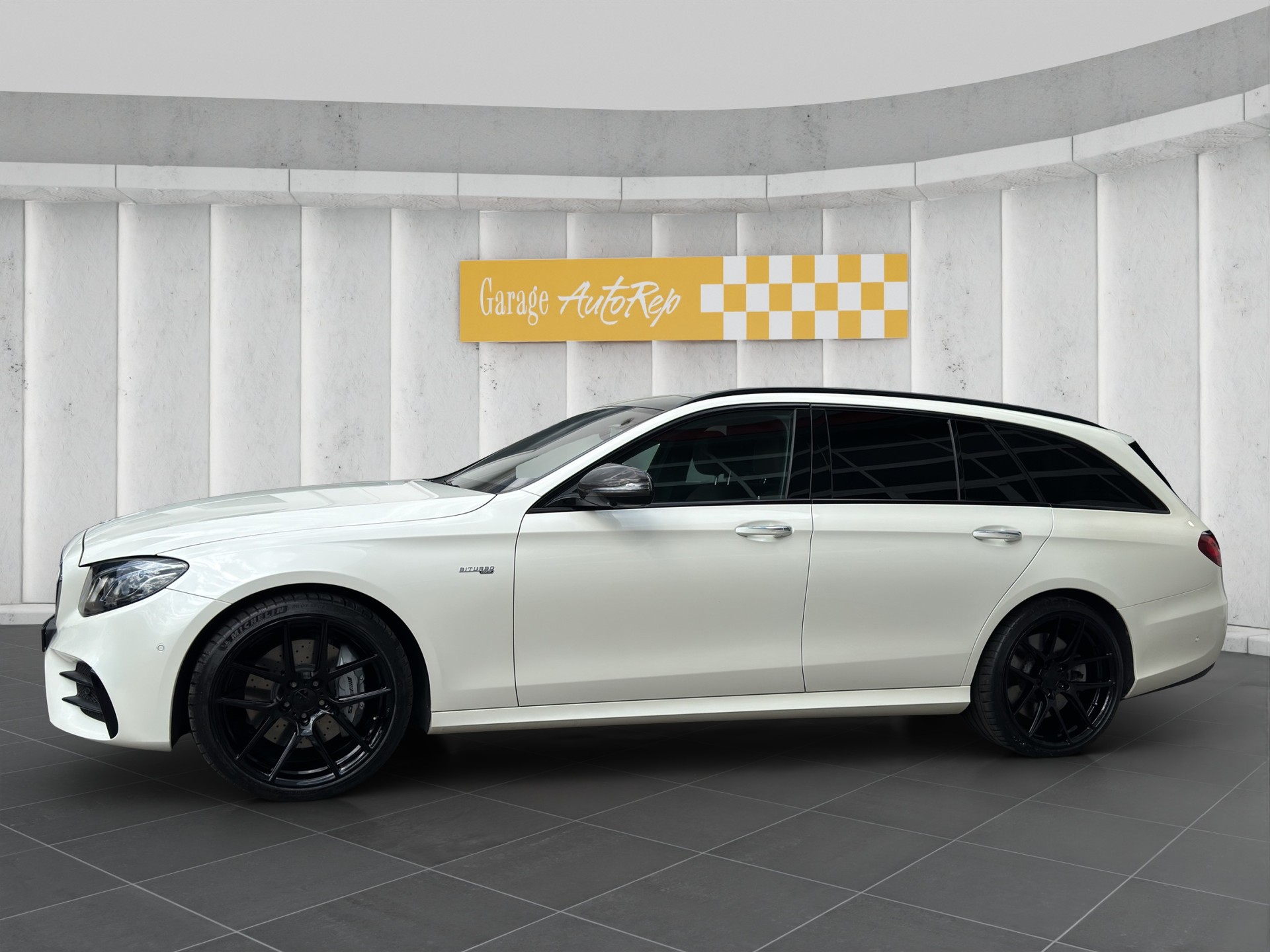 MERCEDES-BENZ E 43 AMG 4 Matic 9G-Tronic-showroom-element-3