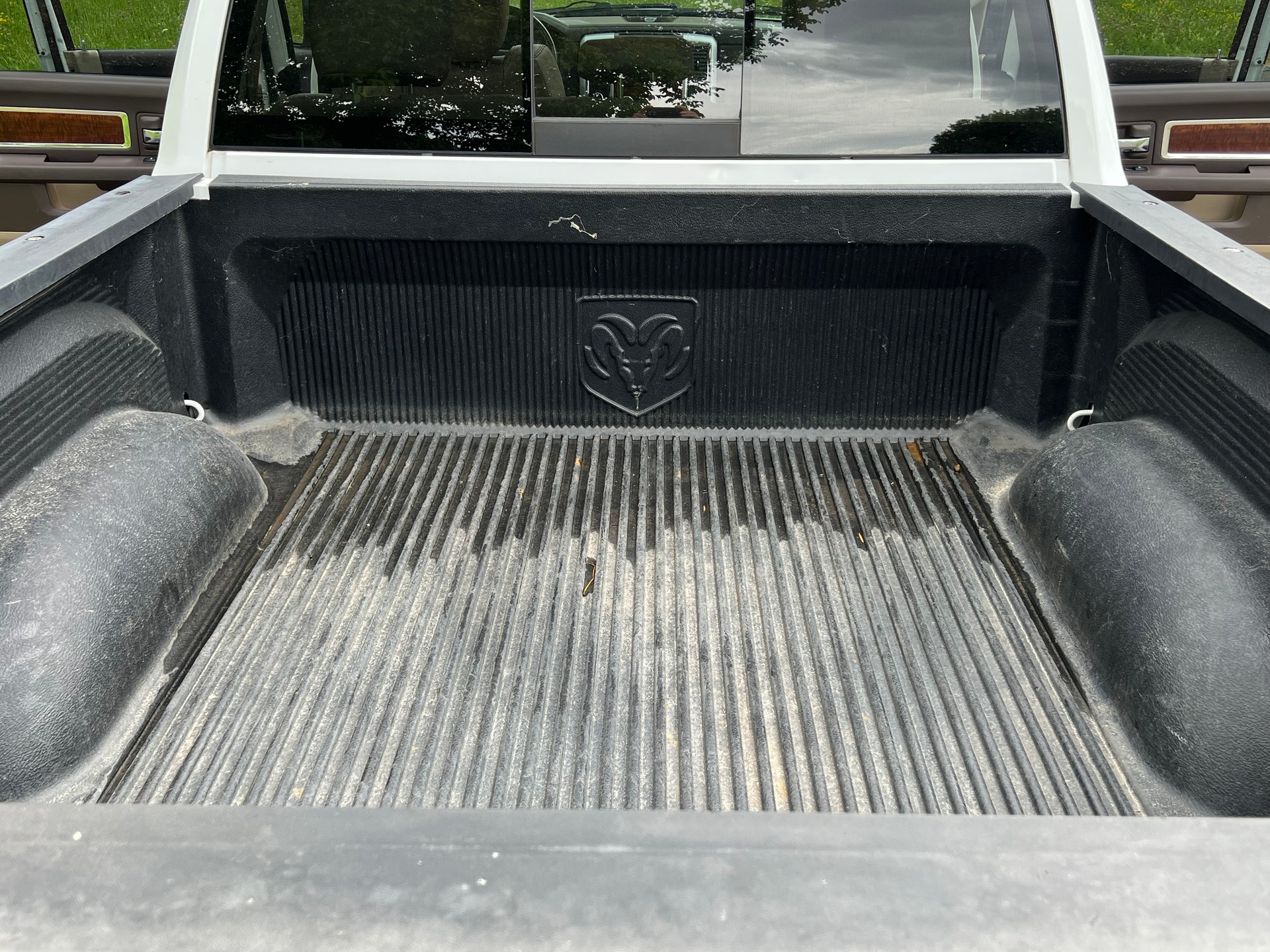 DODGE PICK UP LARAMIE V8 MIT AHK 3`500 KG ZUGLAST. NEU BEREIFT. GÜNSTIG !!-image-21