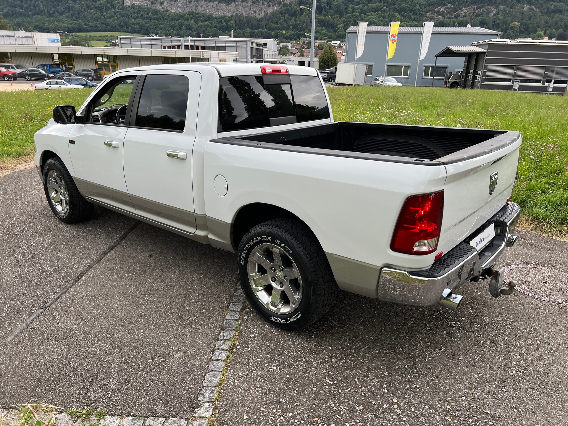 DODGE PICK UP LARAMIE V8 MIT AHK 3`500 KG ZUGLAST. NEU BEREIFT. GÜNSTIG !!-image-13