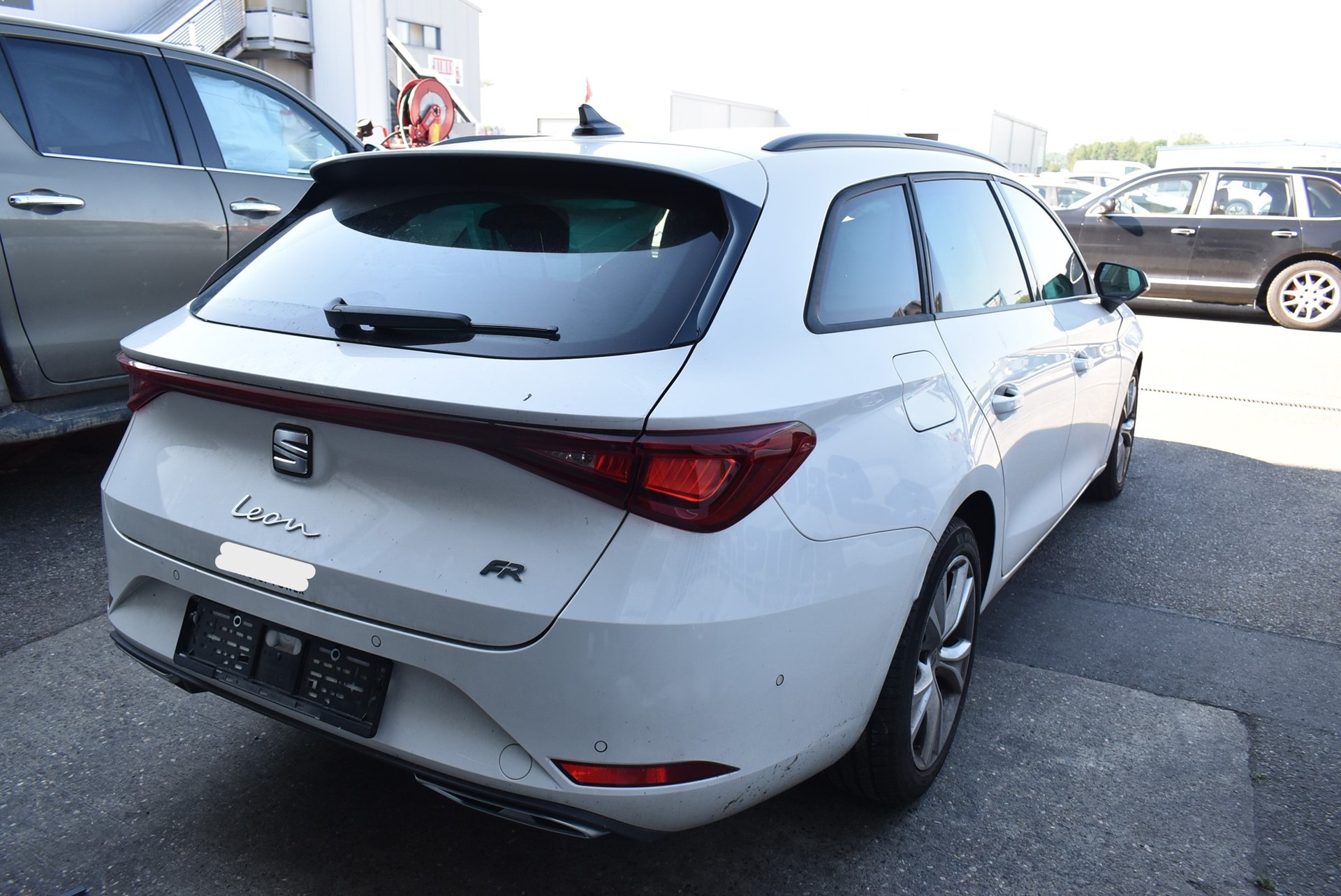 SEAT Leon ST 2.0 TDI EVO DSG FR-image-8