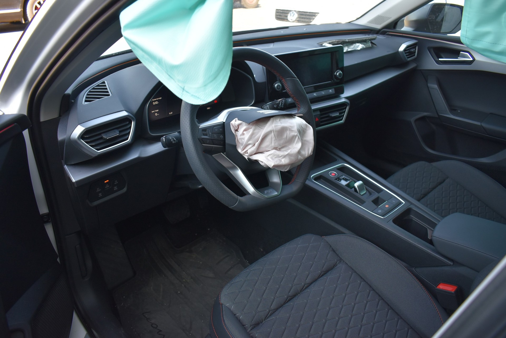 SEAT Leon ST 2.0 TDI EVO DSG FR-image-1