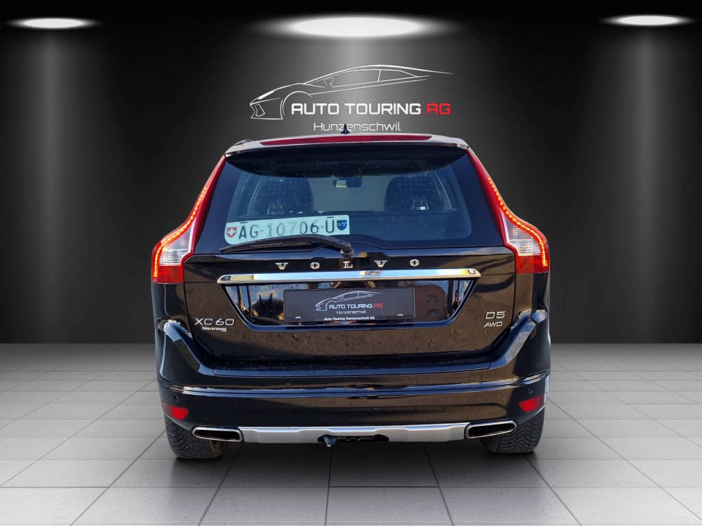VOLVO XC60 2.4 D5 Momentum AWD-image-3
