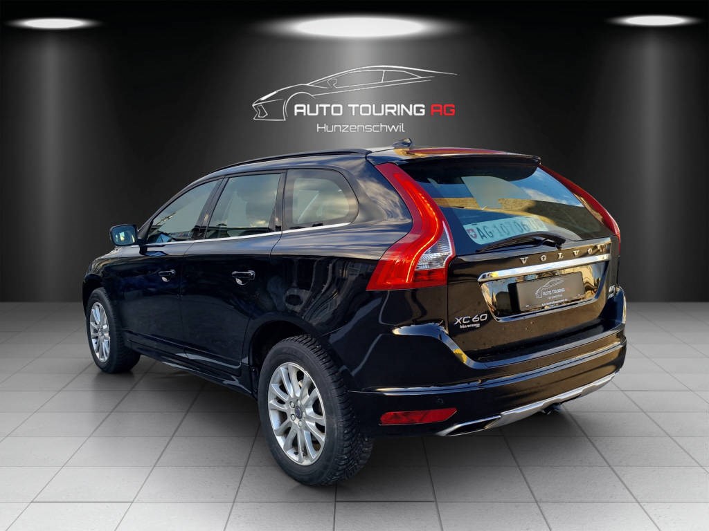 VOLVO XC60 2.4 D5 Momentum AWD-image-4
