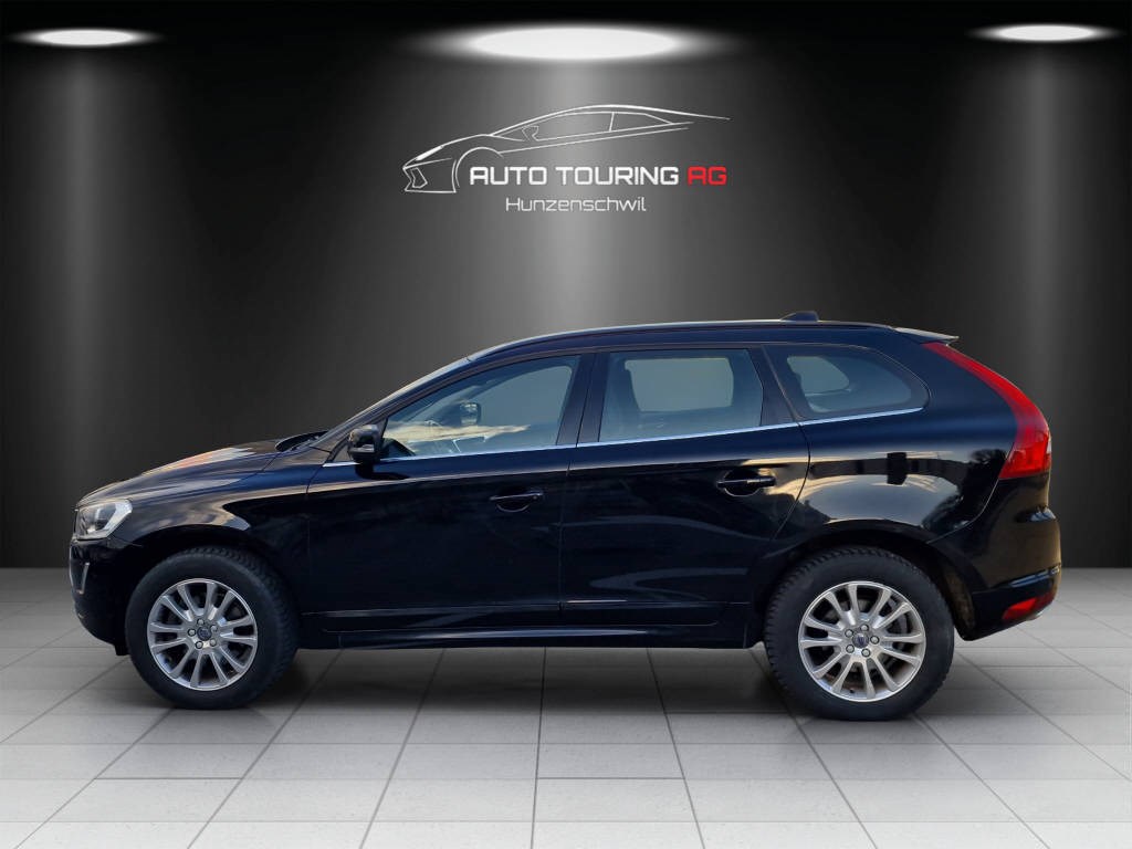 VOLVO XC60 2.4 D5 Momentum AWD-image-5