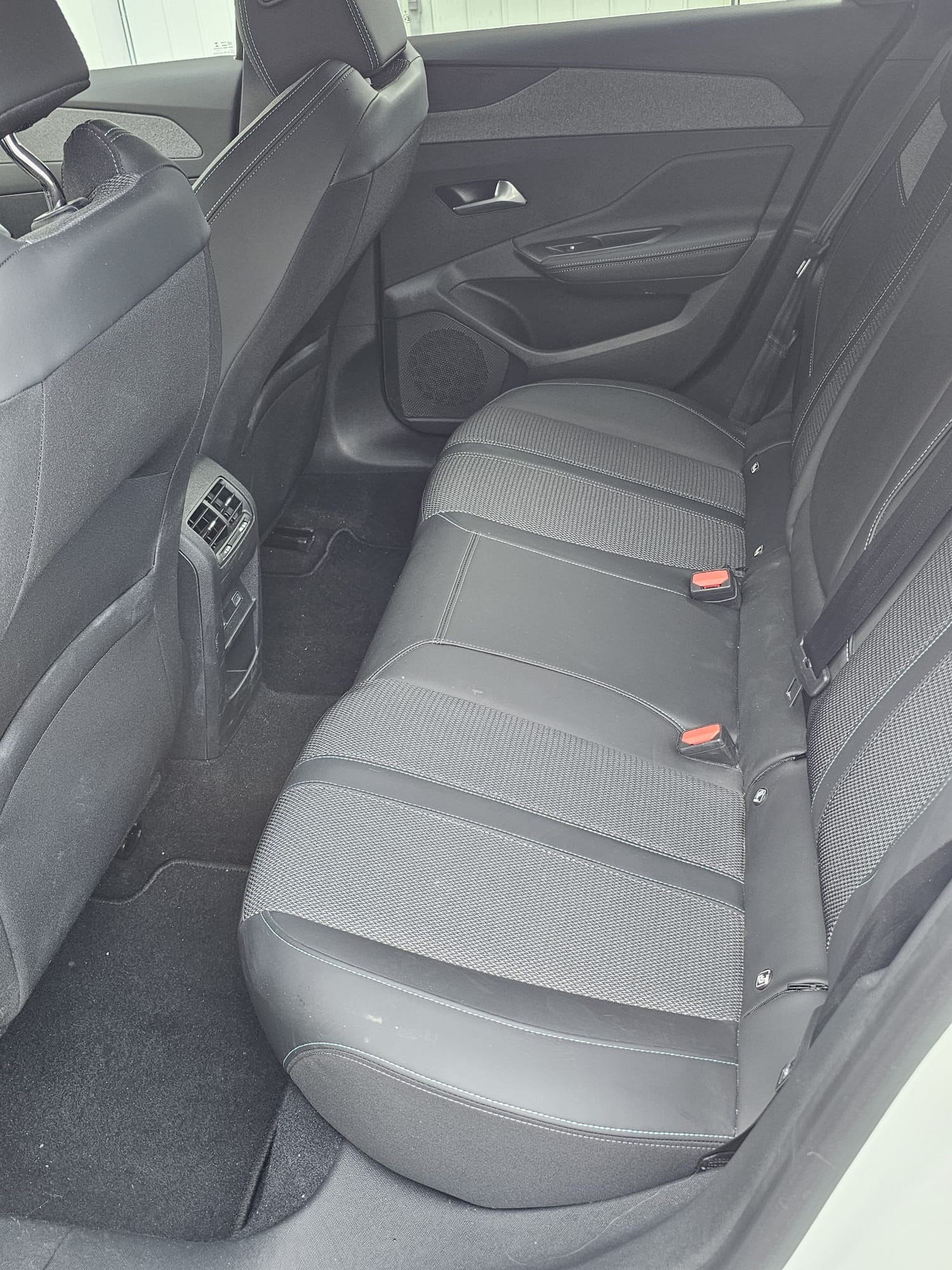 PEUGEOT 308 SW 1.5 BlueHDI Allure Pack EAT8-image-12