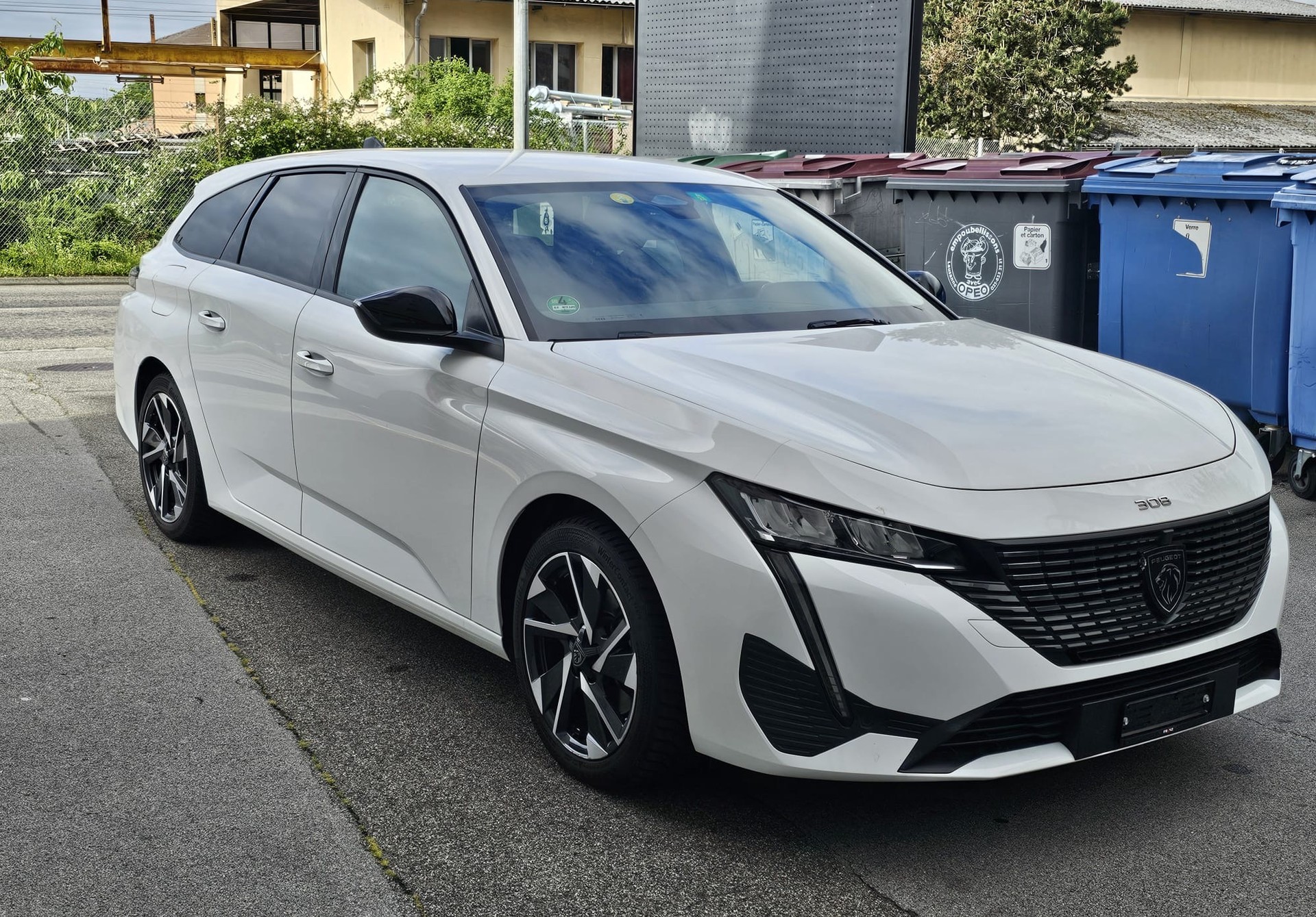 PEUGEOT 308 SW 1.5 BlueHDI Allure Pack EAT8-showroom-element-2