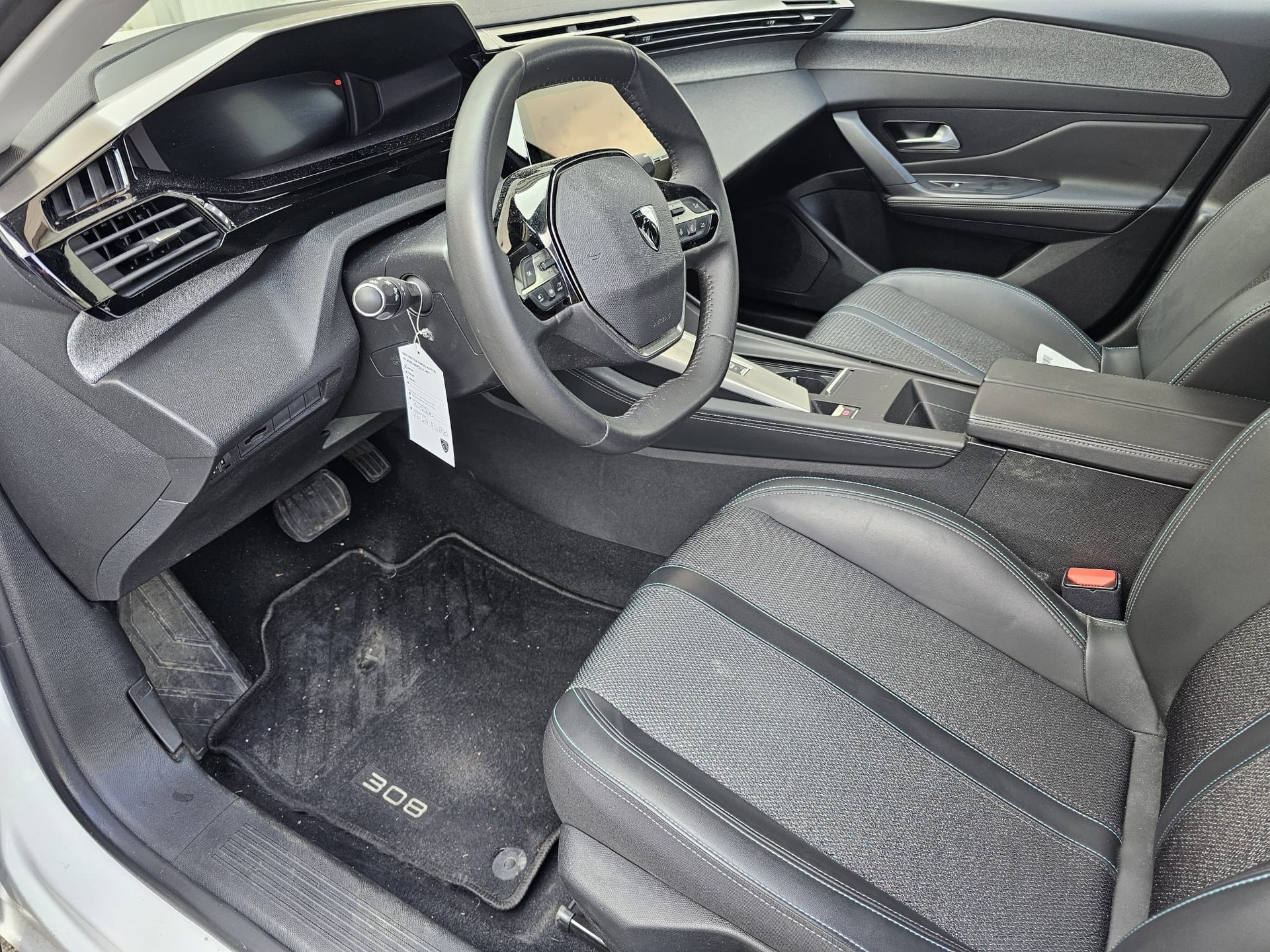 PEUGEOT 308 SW 1.5 BlueHDI Allure Pack EAT8-image-10