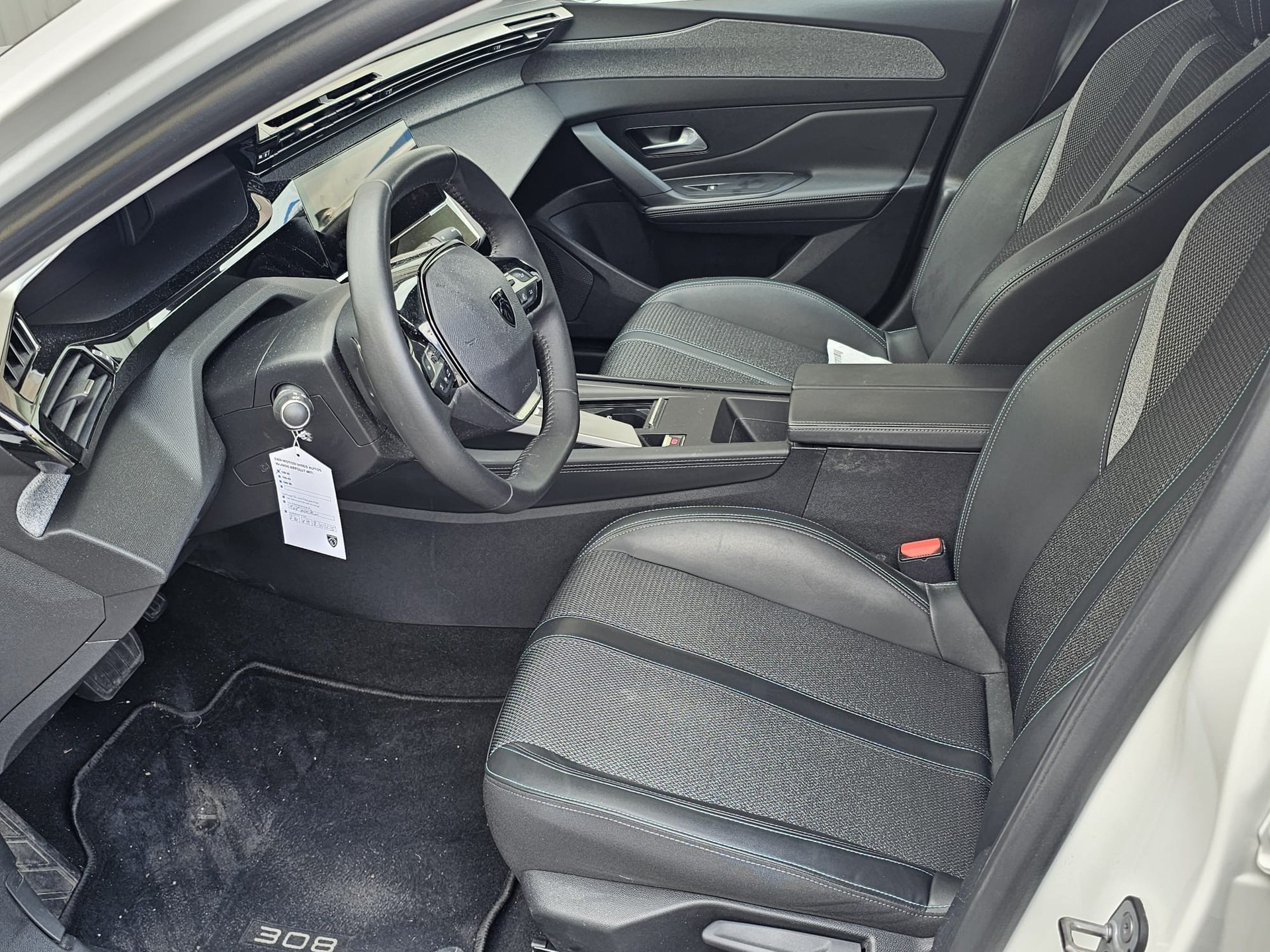 PEUGEOT 308 SW 1.5 BlueHDI Allure Pack EAT8-image-9