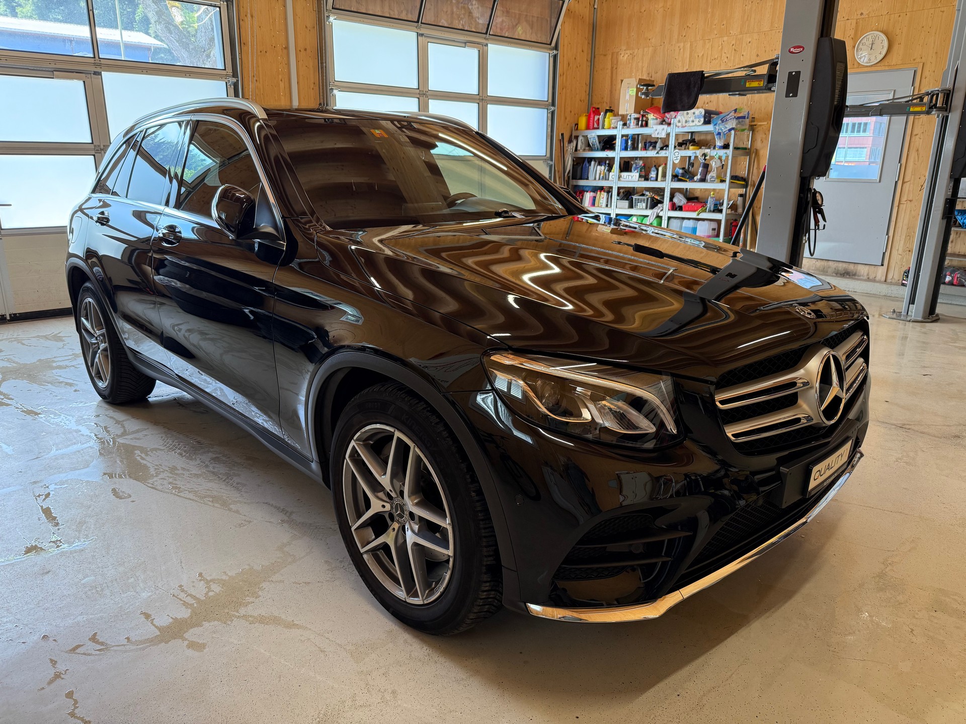 MERCEDES-BENZ GLC 220 d AMG Line 4Matic 9G-Tronic-showroom-element-2