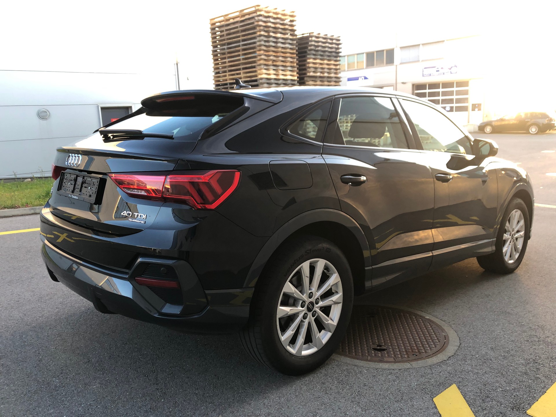 AUDI Q3 Sportback 40 TDI S line quattro (49)-showroom-element-3