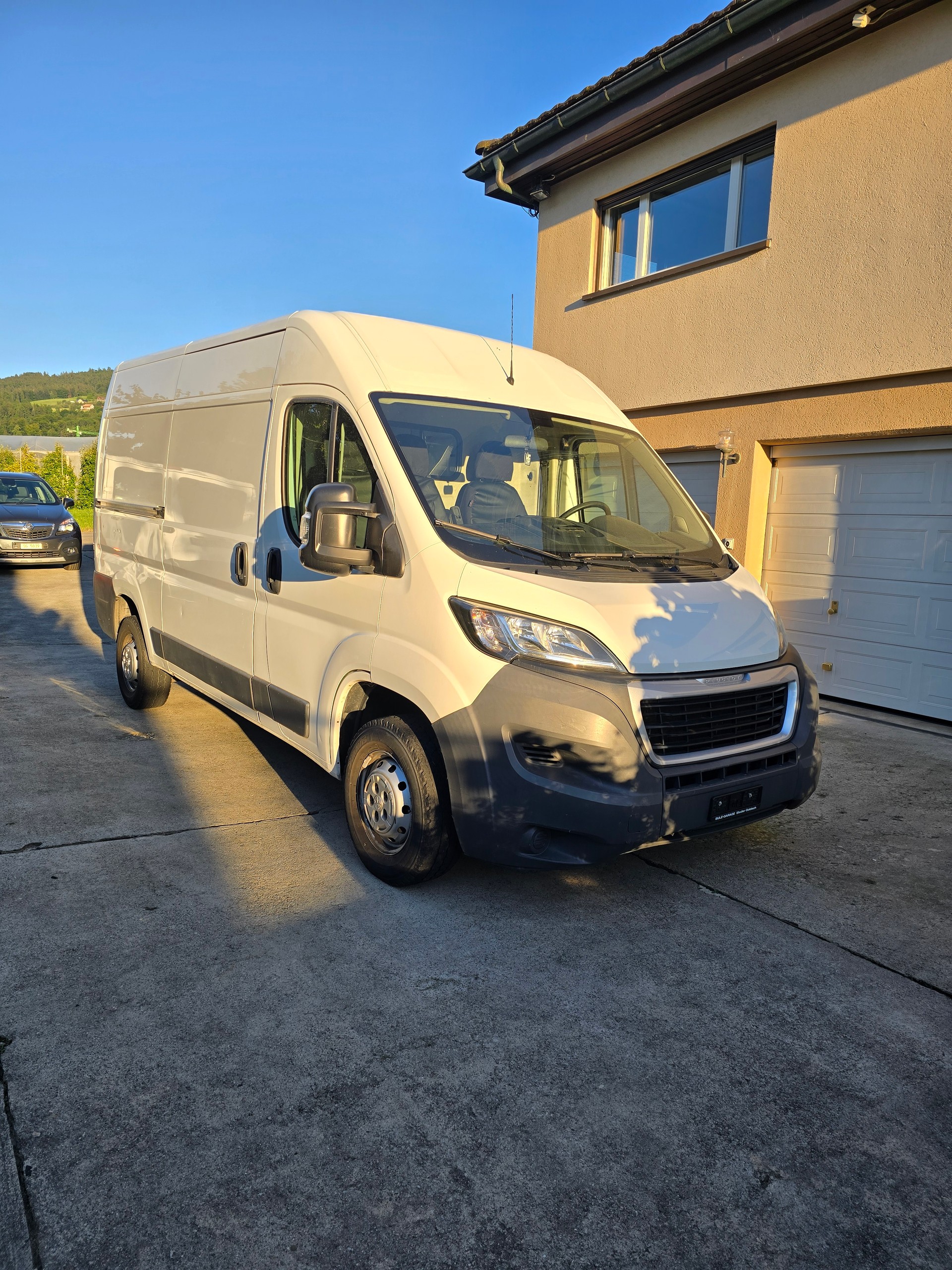 PEUGEOT Boxer 2.2 HDI 335 Active L2H2