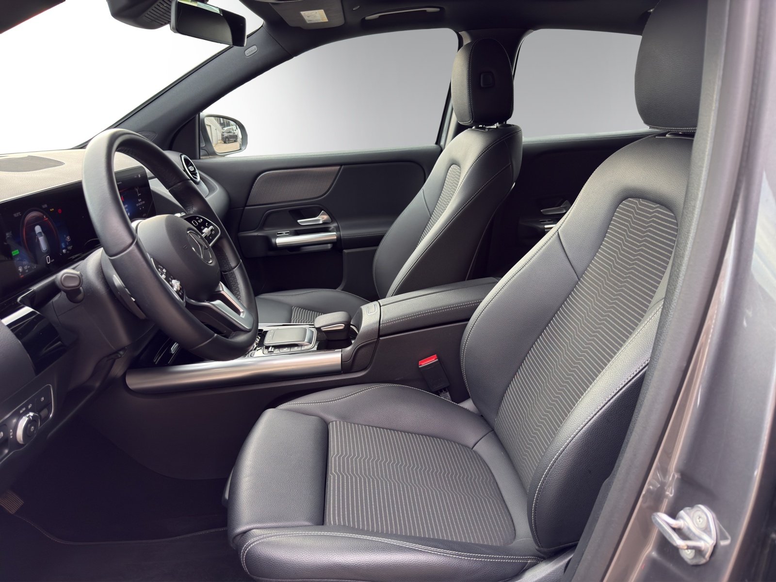 Image MERCEDES-BENZ GLA-250 GLA 250e Progressive 8G-DCT