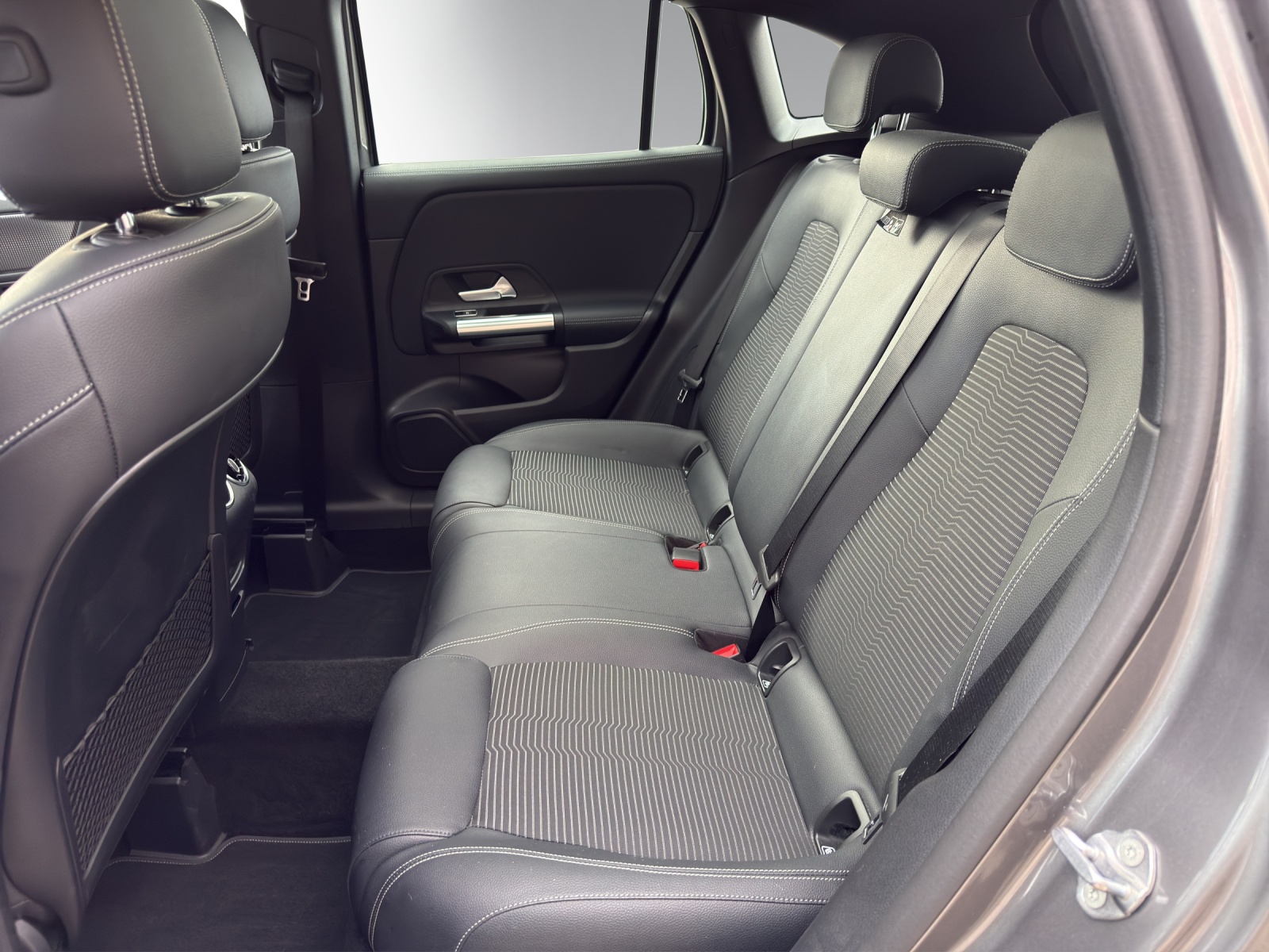 Image MERCEDES-BENZ GLA-250 GLA 250e Progressive 8G-DCT