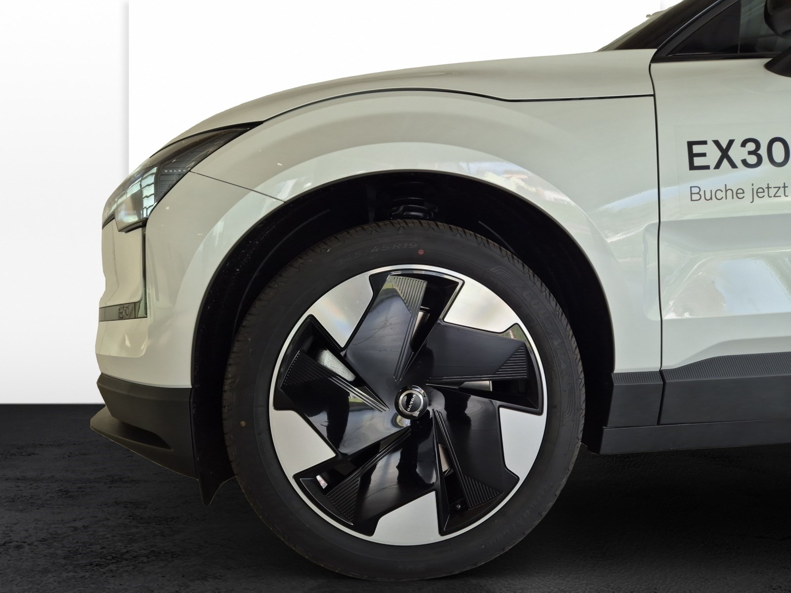 VOLVO EX 30 E60 Twin Plus Performance AWD-image-15