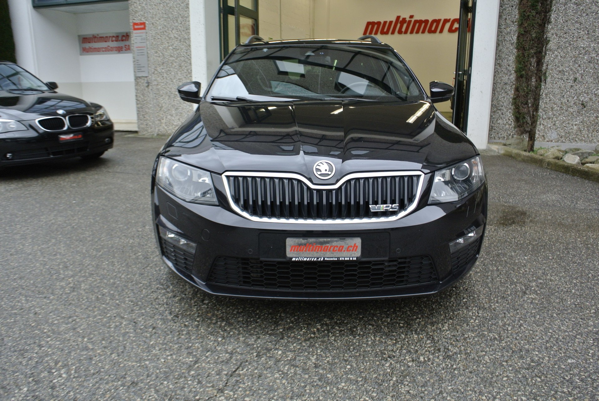 SKODA Octavia Combi 2.0 TSI RS-showroom-element-1