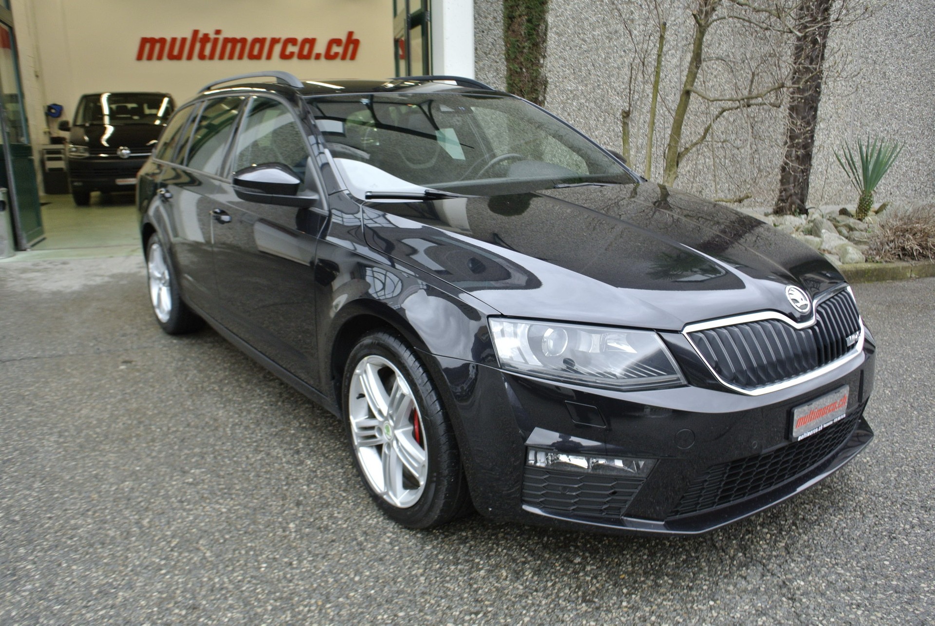 SKODA Octavia Combi 2.0 TSI RS-showroom-element-3