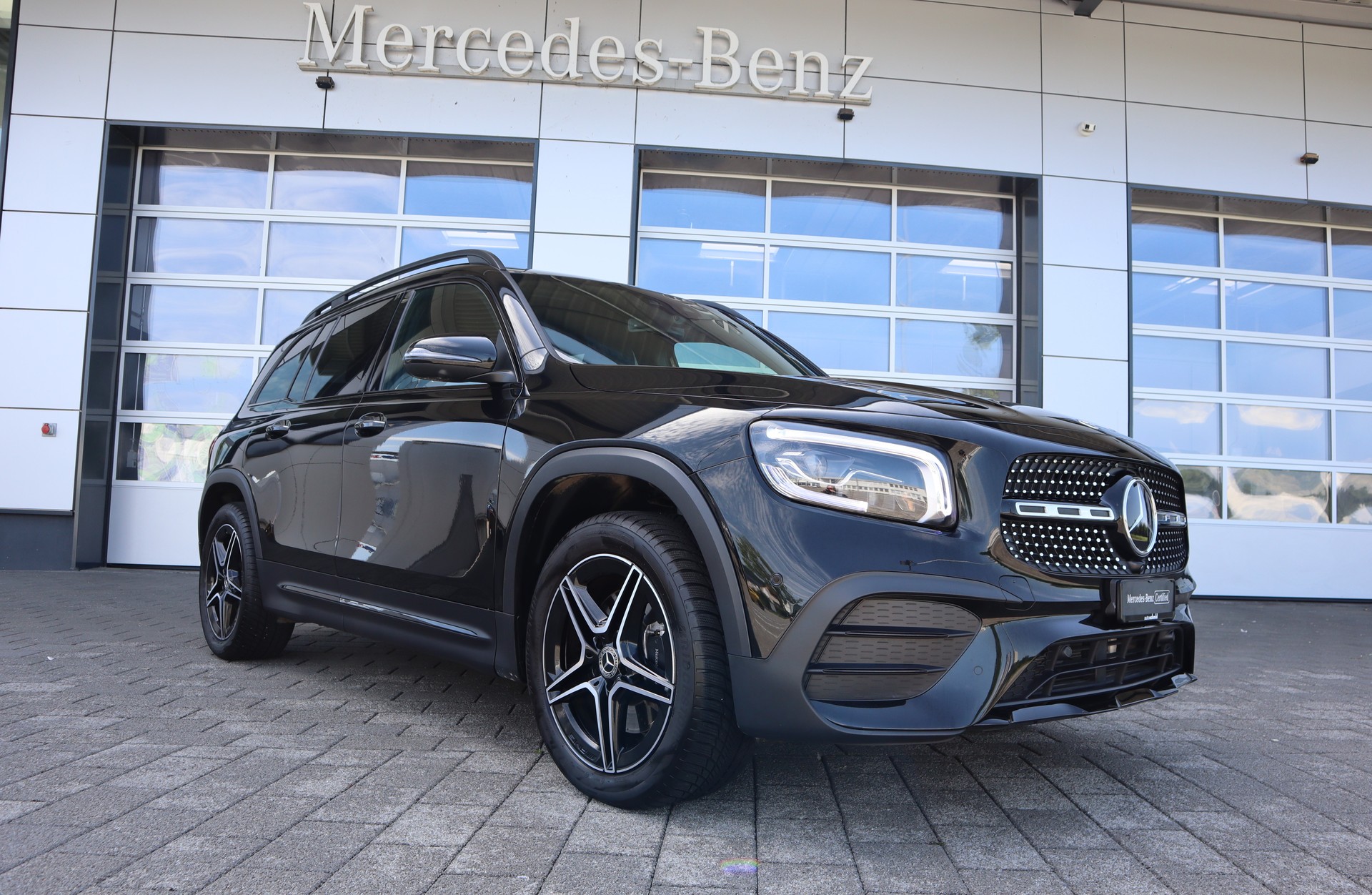 MERCEDES-BENZ GLB 250 4Matic AMG Line 8G-Tronic