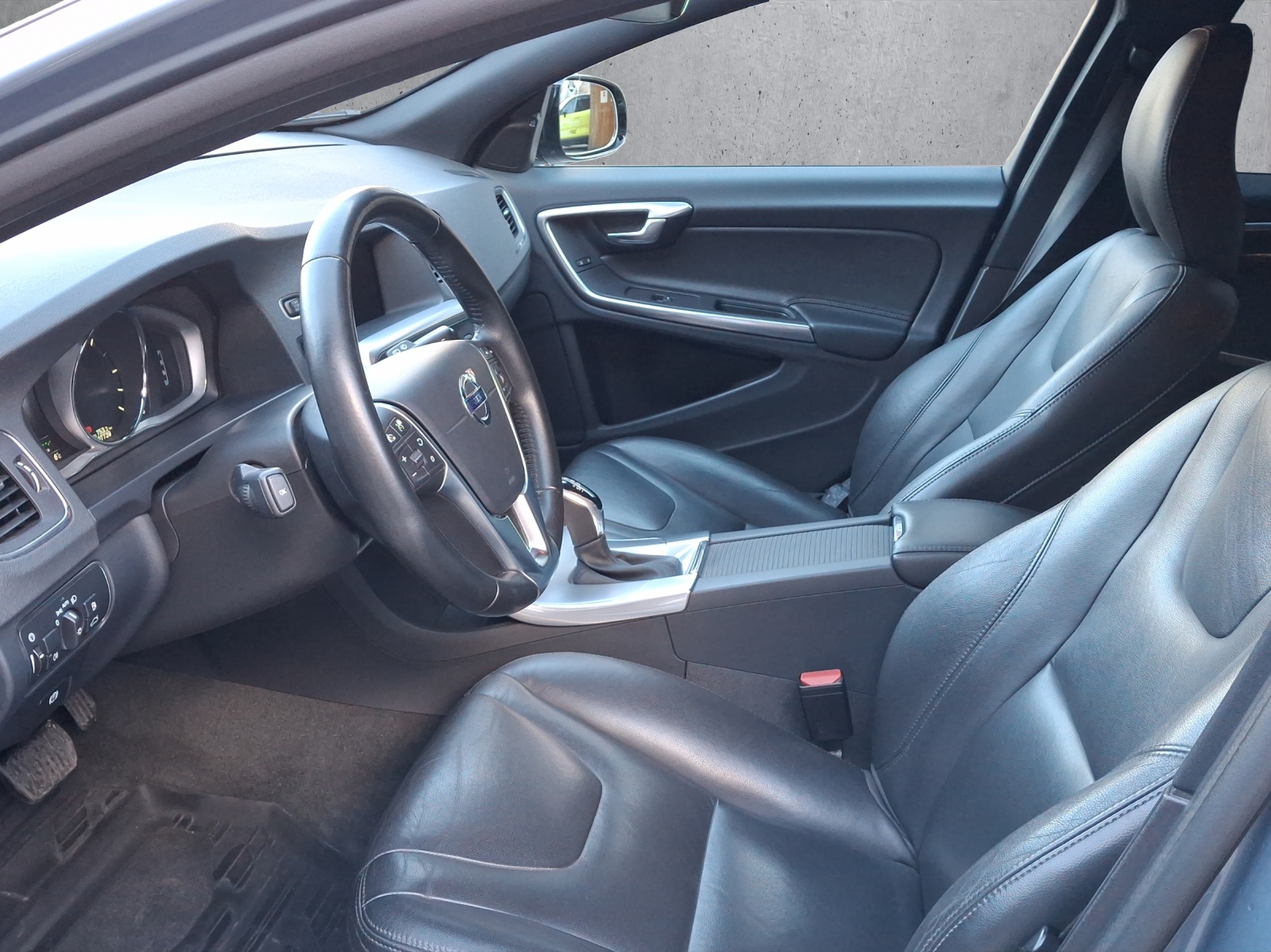 Image VOLVO V60 V60 Cross Country D4 AWD Summum Geartronic