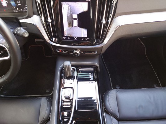 VOLVO V60 T8 eAWD R-Design-image-6