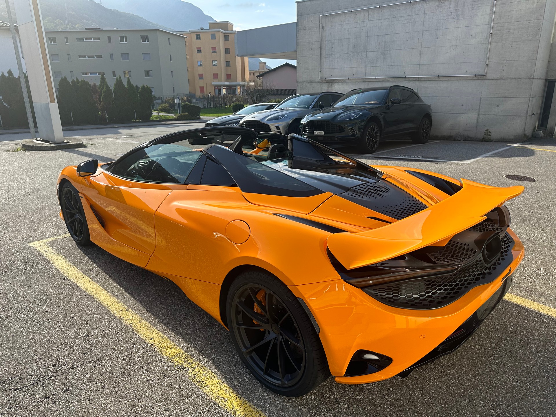 McLAREN 750s Spider 60th Anniversary Indi Orange-image-3
