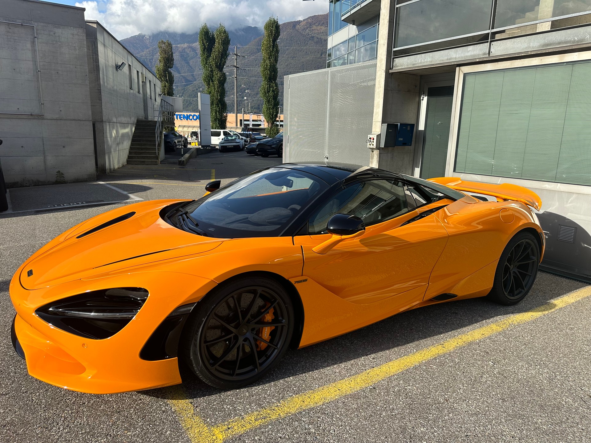 McLAREN 750s Spider 60th Anniversary Indi Orange-image-4