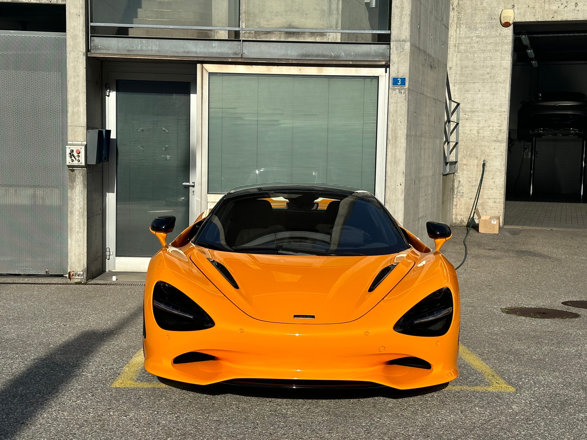 McLAREN 750s Spider 60th Anniversary Indi Orange-image-5