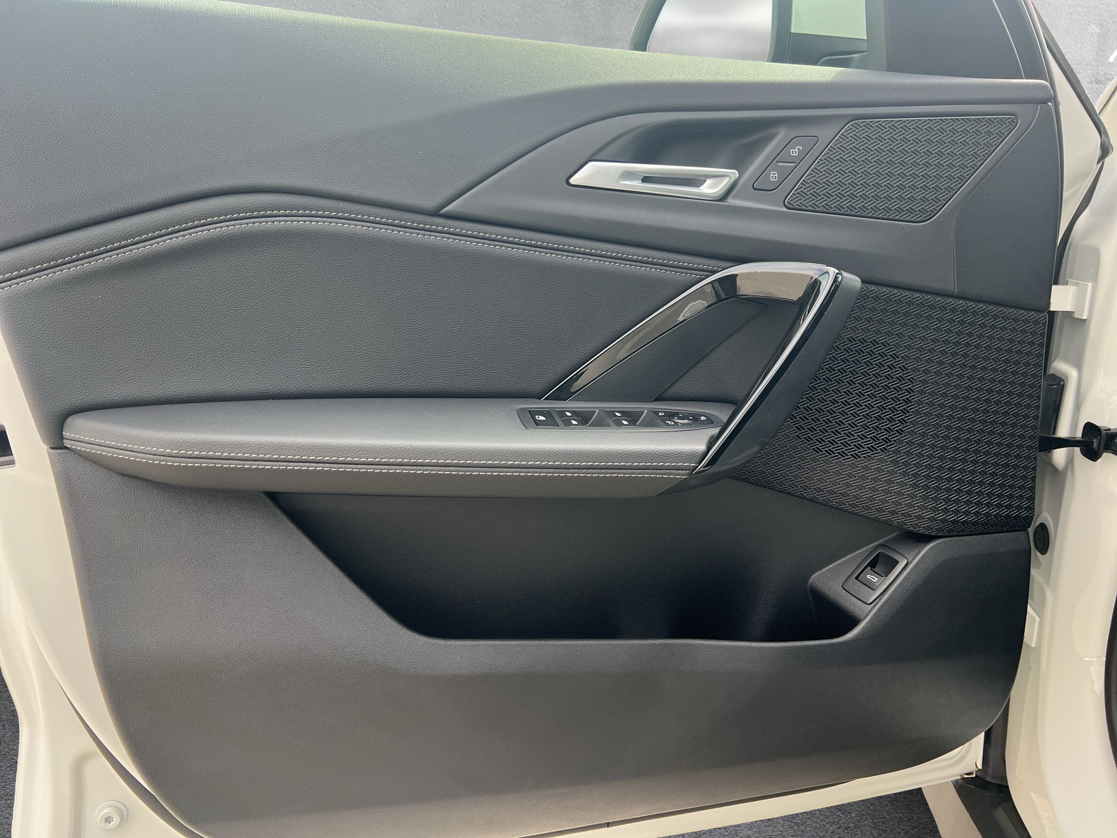 BMW X1 sDrive 18d-image-16