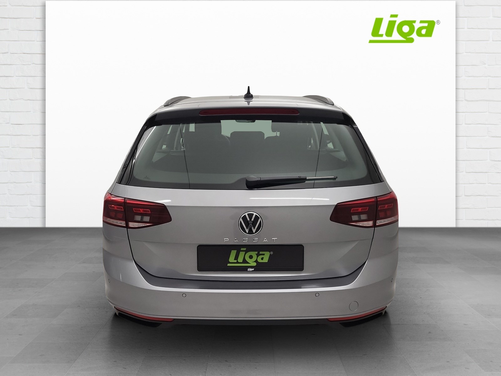 VW Passat Variant 2.0 TDI 150 Business DSG-image-4