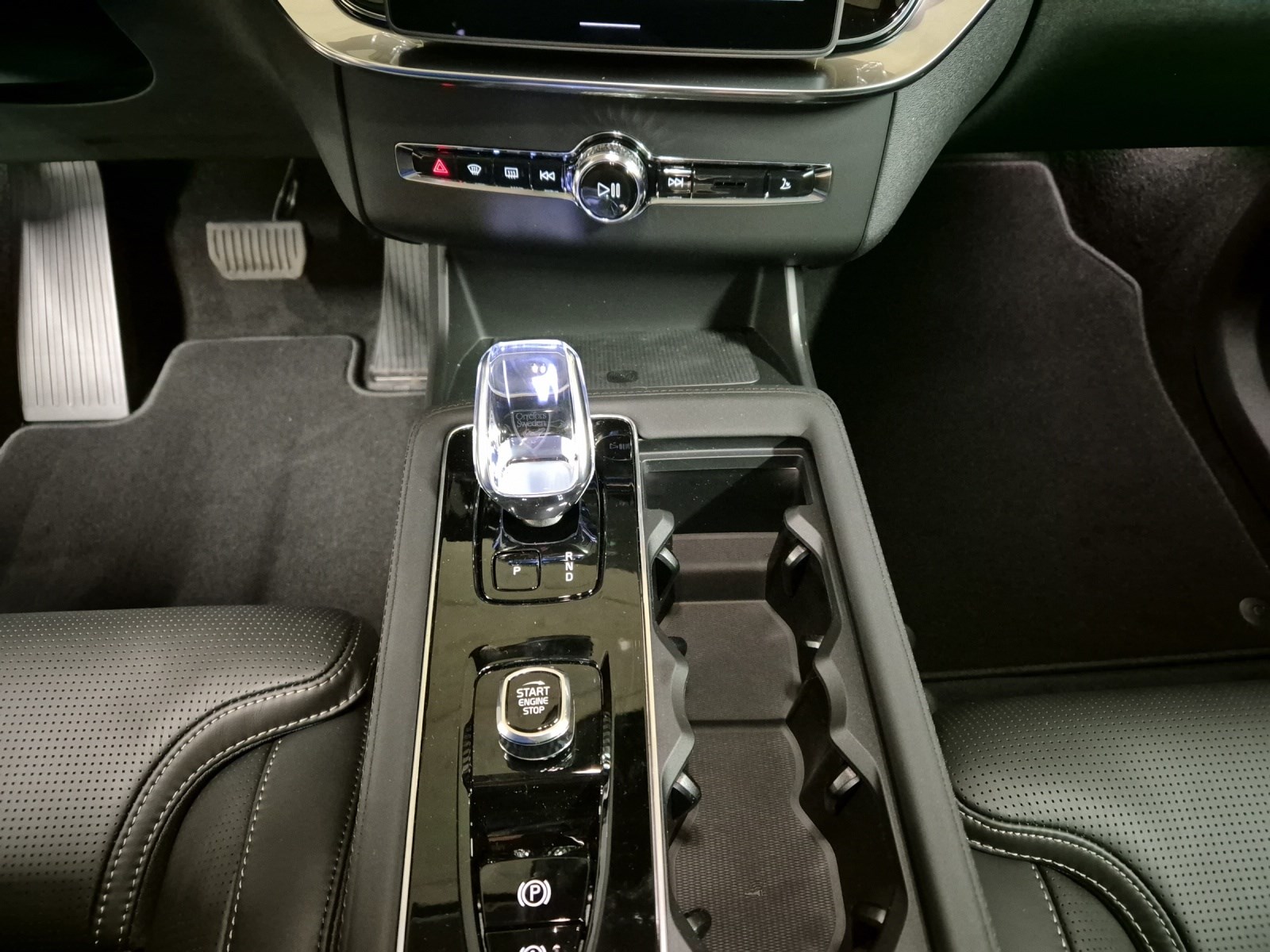 VOLVO XC90 2.0 T8 TE Ultra Dark eAWD-image-11