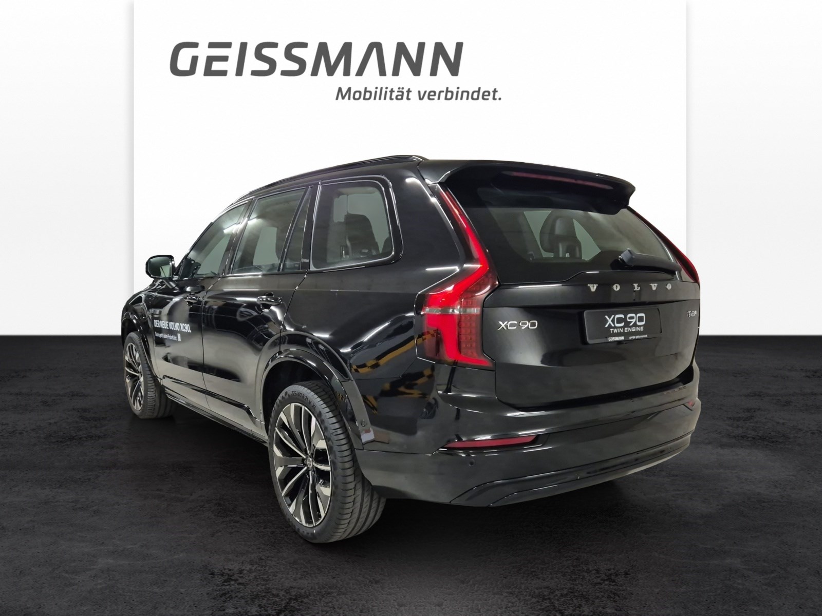 VOLVO XC90 2.0 T8 TE Ultra Dark eAWD-image-4
