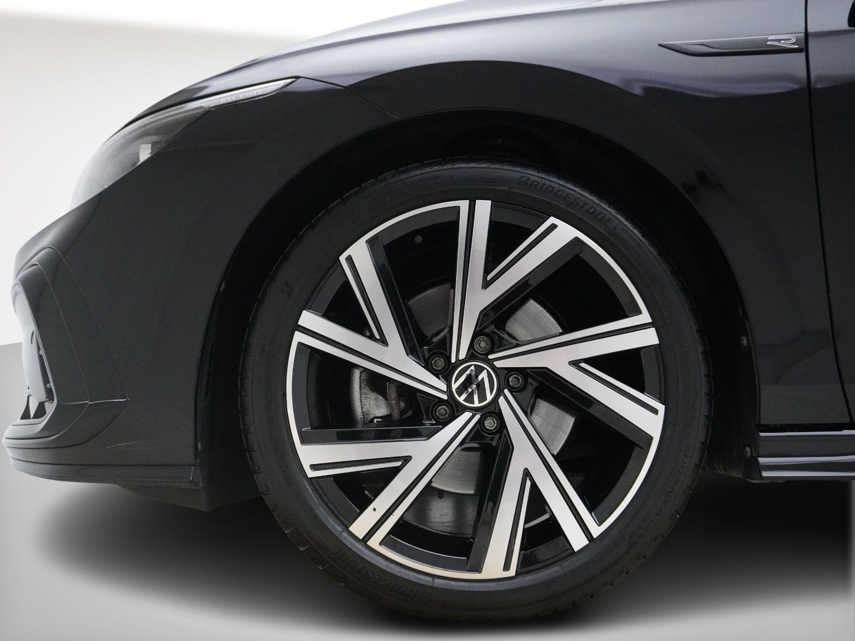 VW GOLF 8 2.0 TSI DSG R-Line Black Style 4Motion-image-6