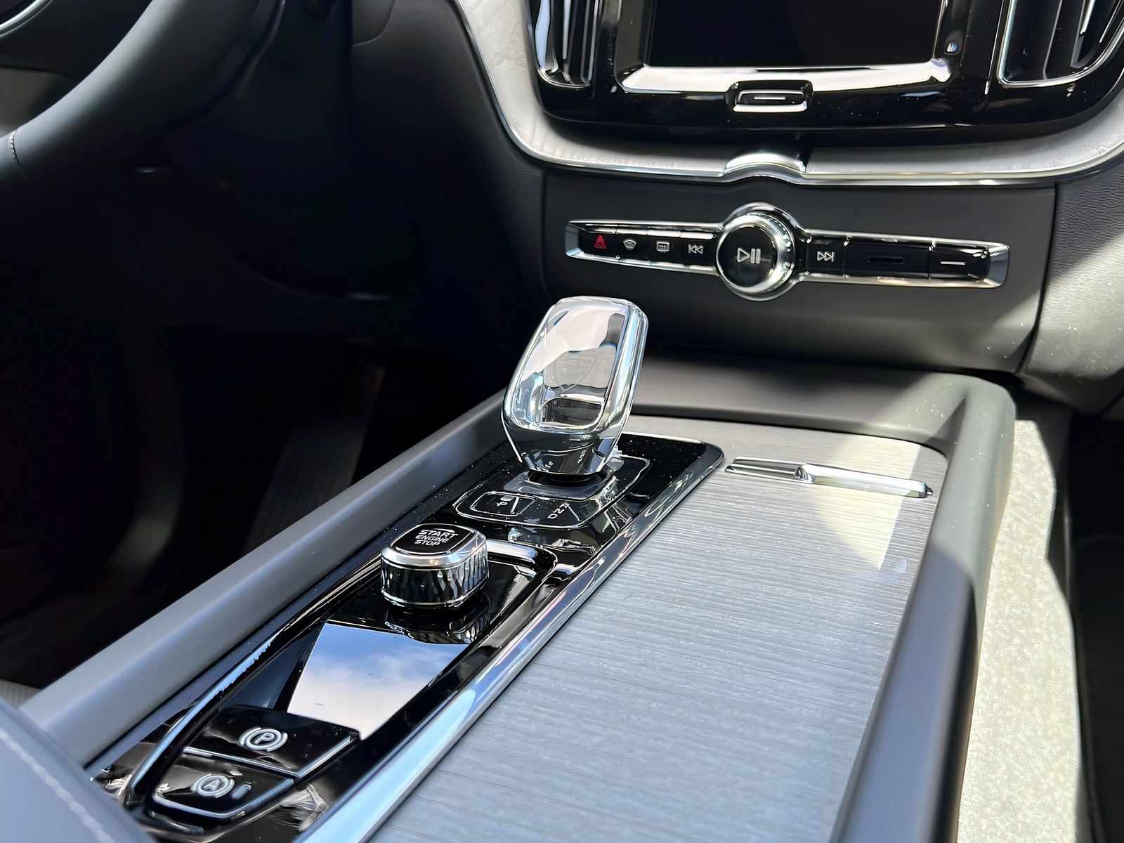 Image VOLVO XC60 XC60 2.0 T8 TE XCENTRIC eAWD XCENTRIC