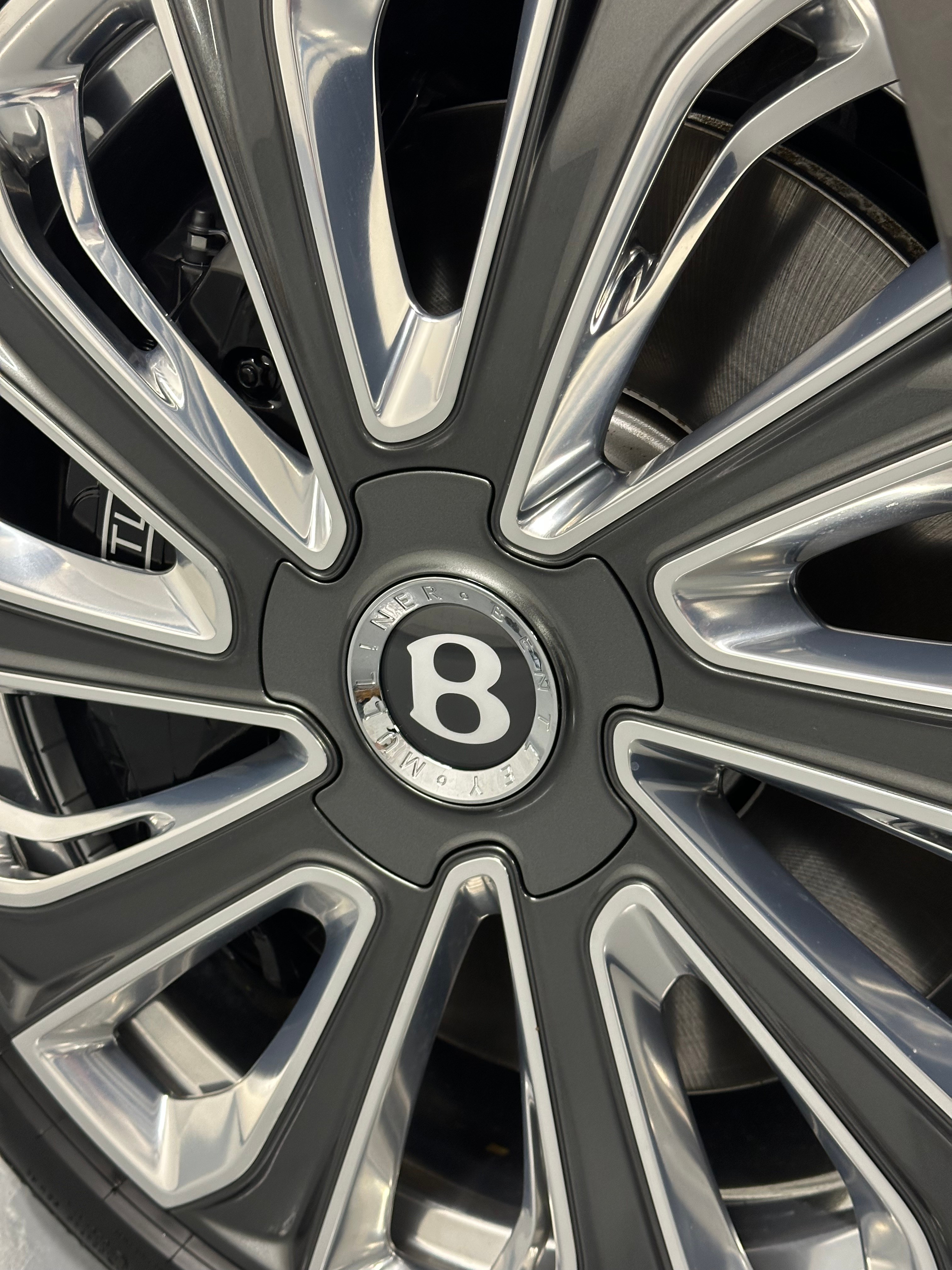 Image BENTLEY FLYING-SPUR FLYING SPUR V8 Mulliner 782 Ch